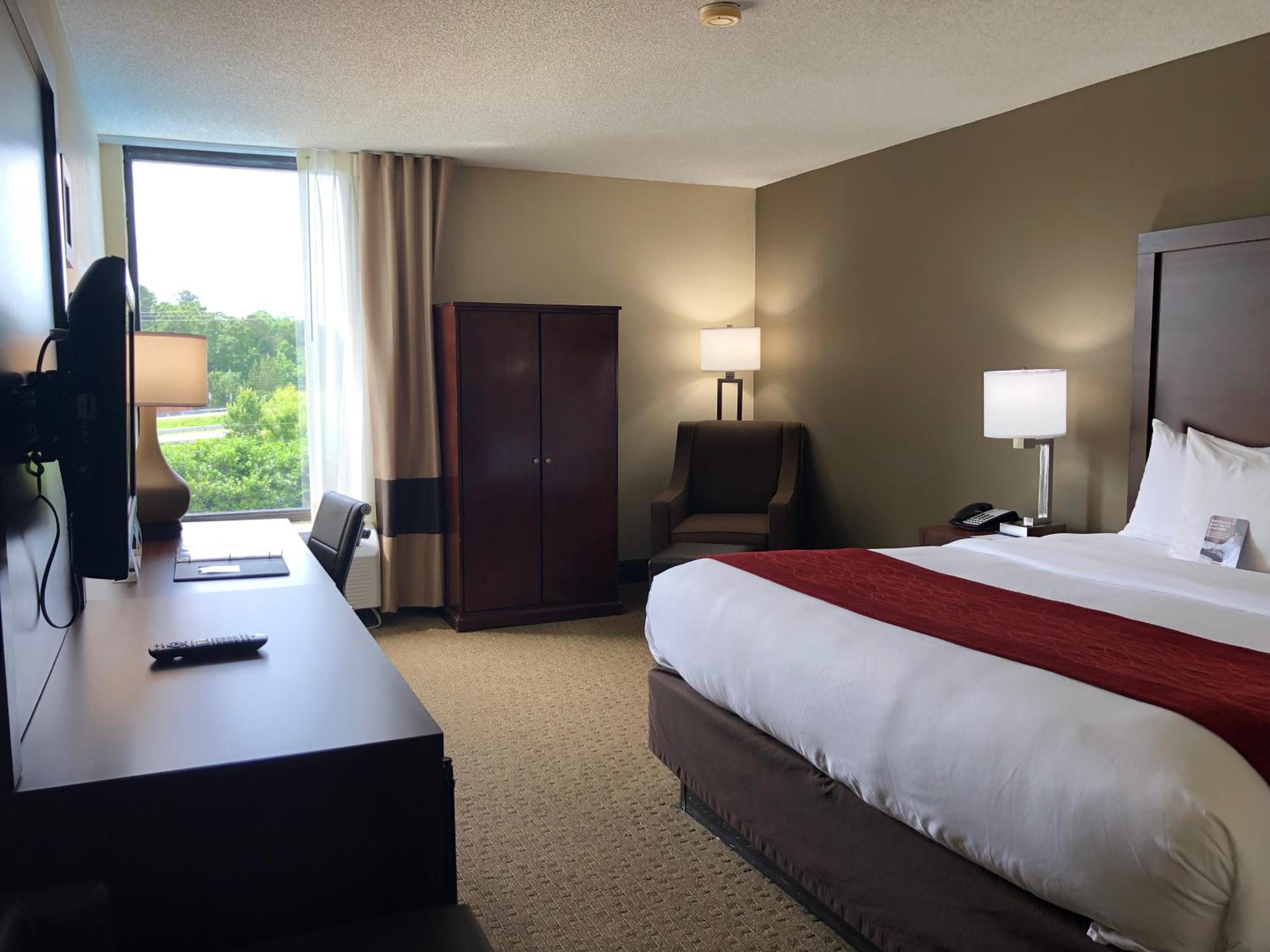 King Room - Non-Smoking - Photo 7