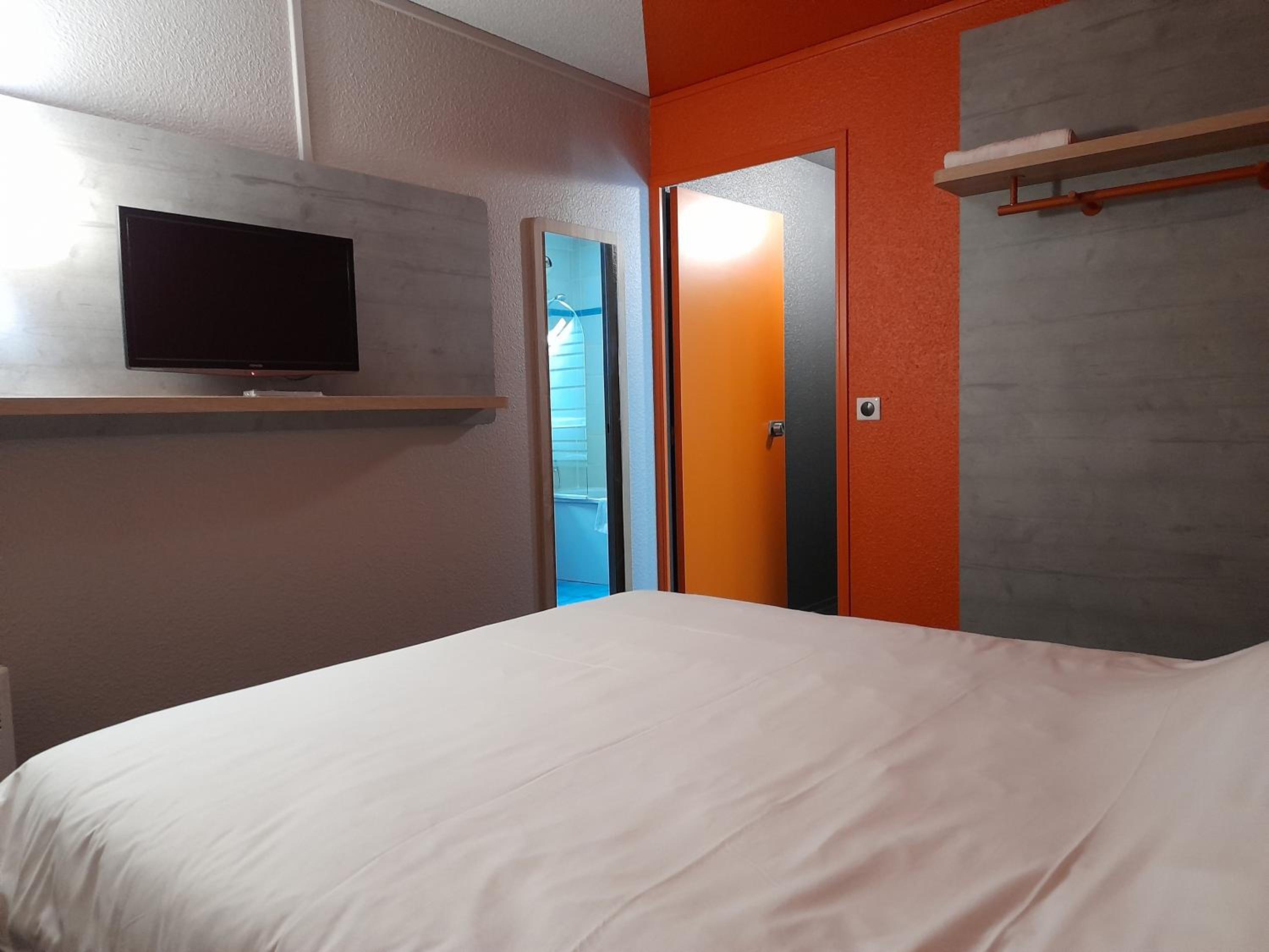 Standard Double Room - Photo 6