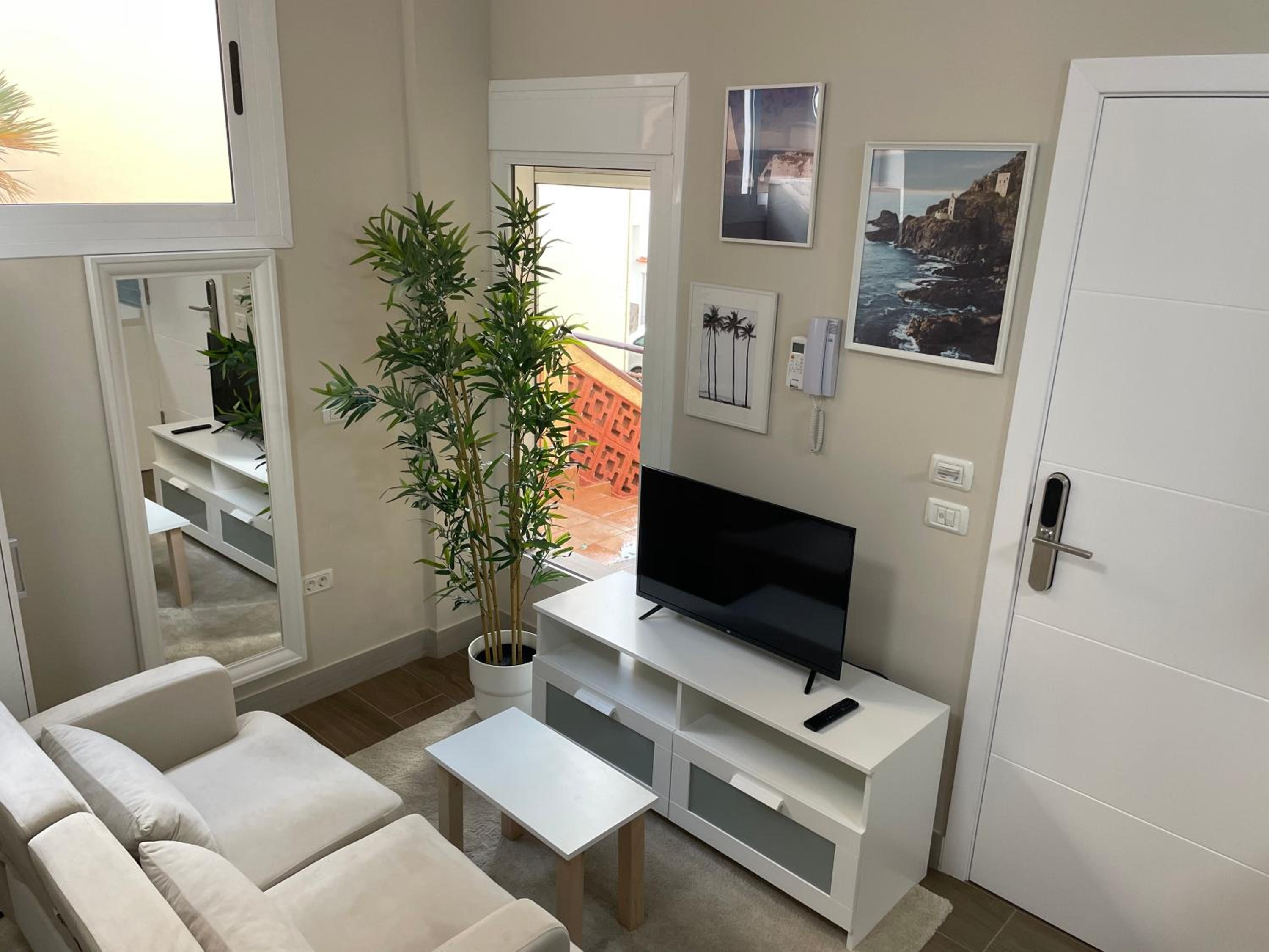 Studio Apartment photo 2