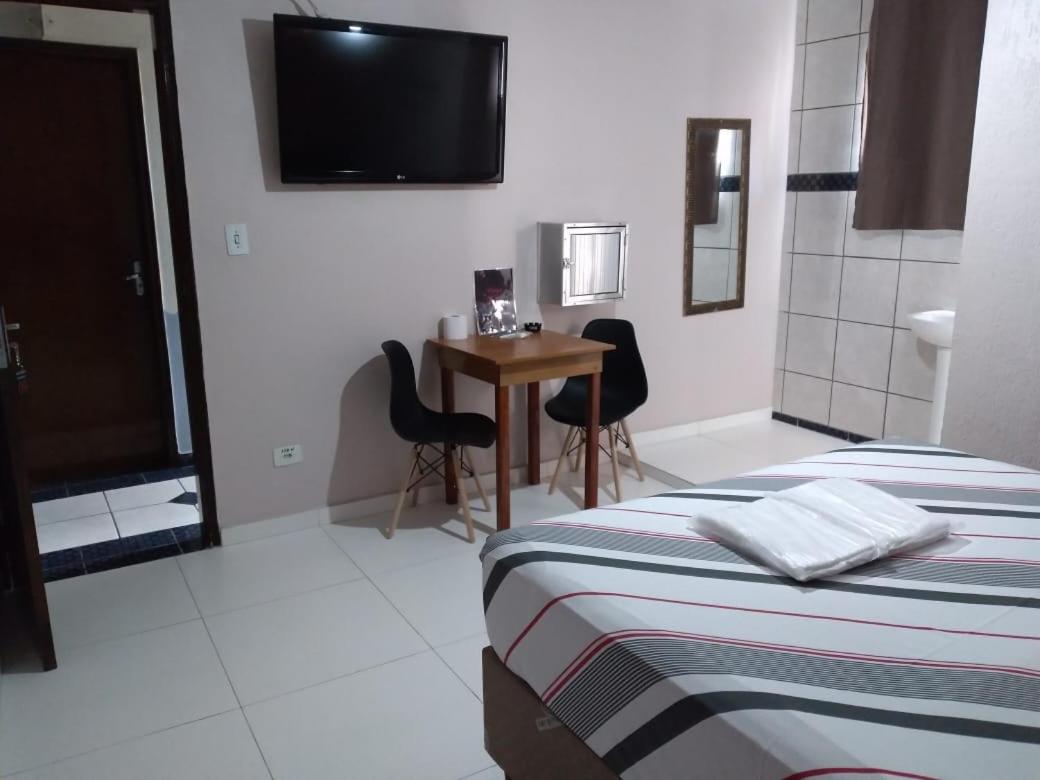 Standard Double Room - Photo 11