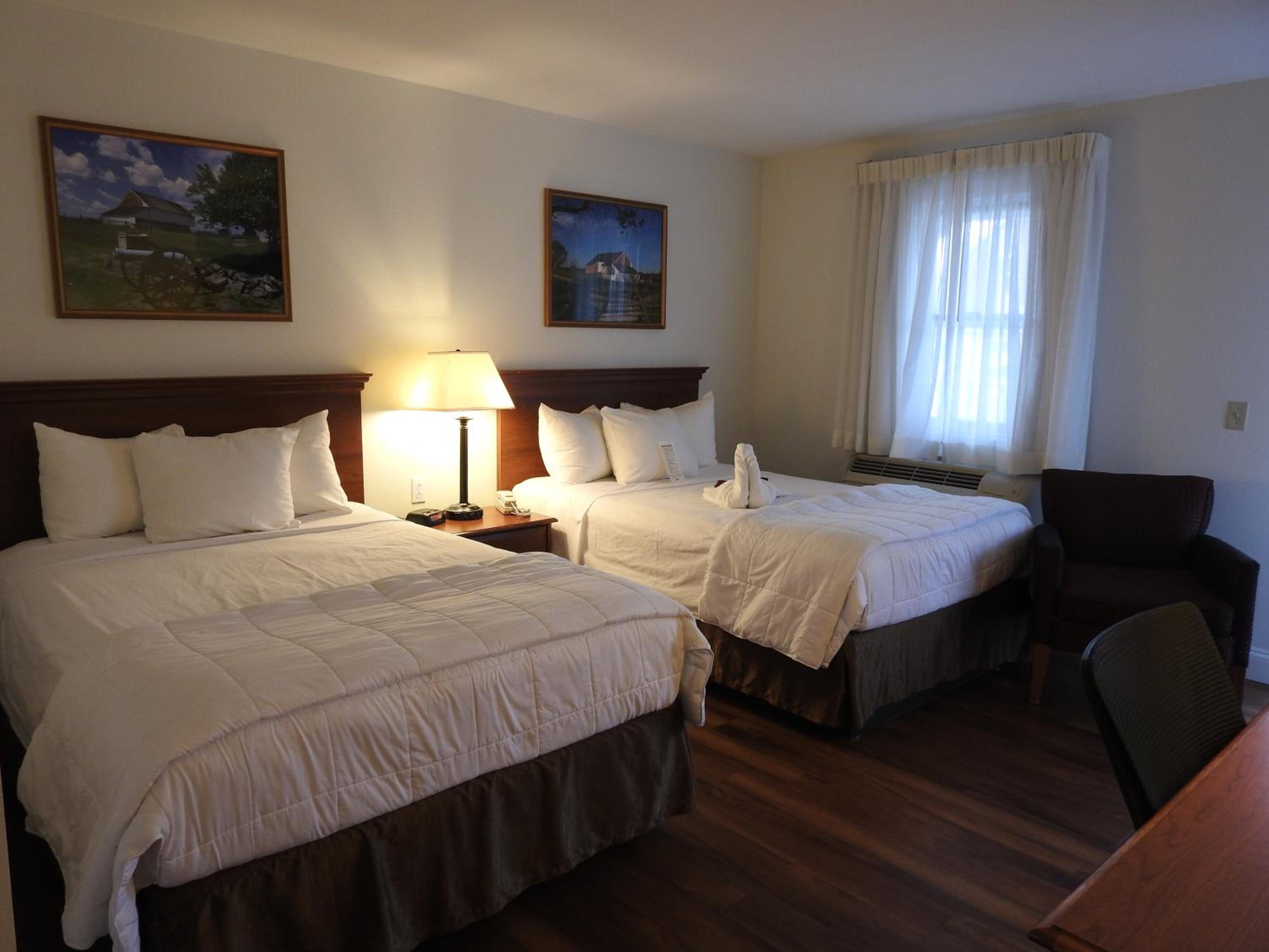 Standard Room with Two Double Beds- Pet Friendly - Photo 3