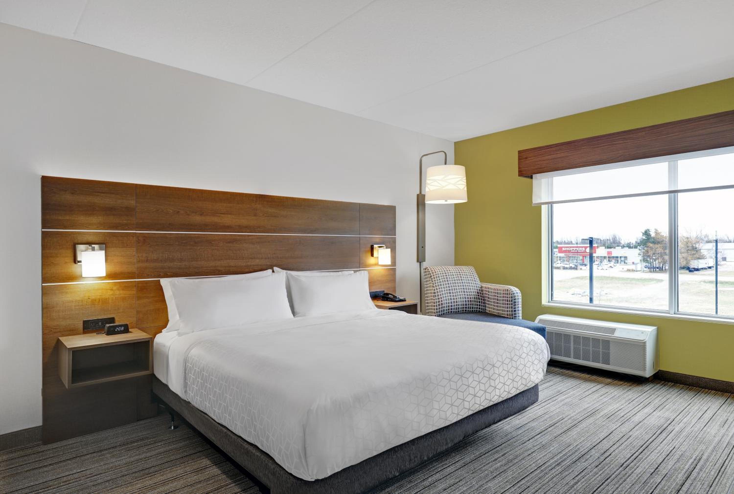 King Room - Mobility Access/Hearing Accessible - Photo 5