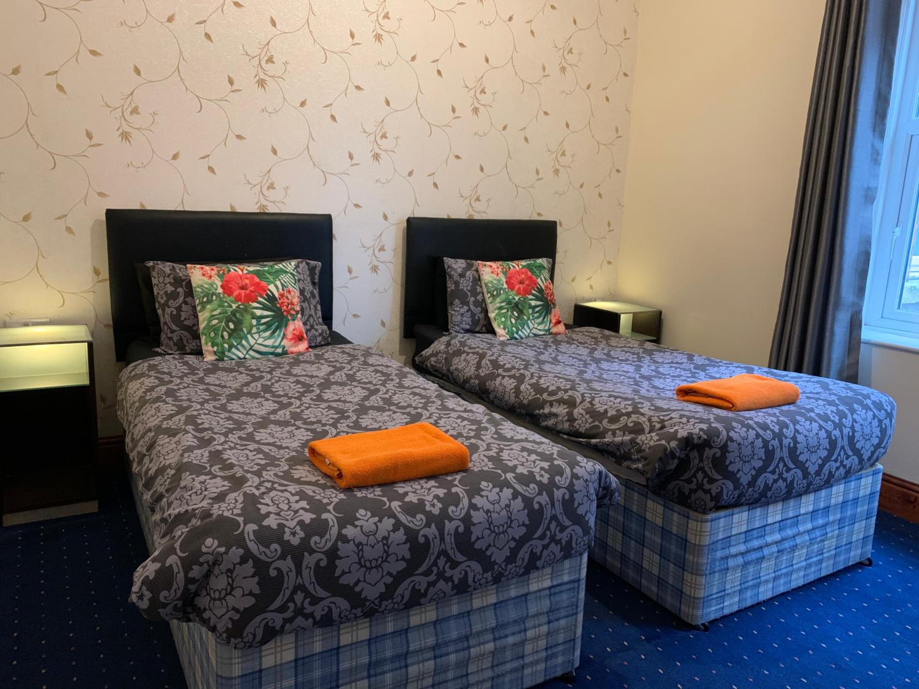 Standard Twin Room - Photo 1