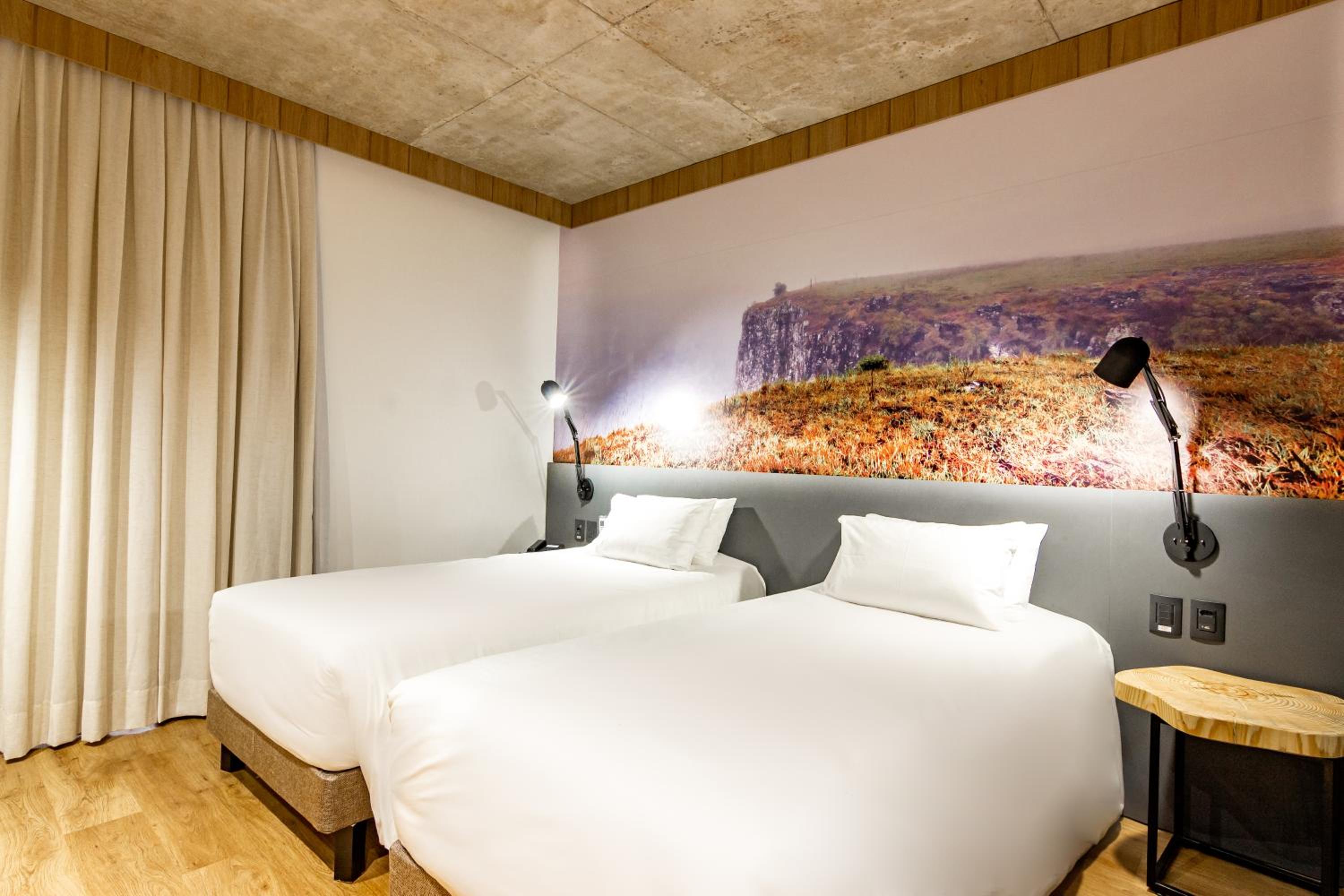 Standard Twin Room - Photo 1