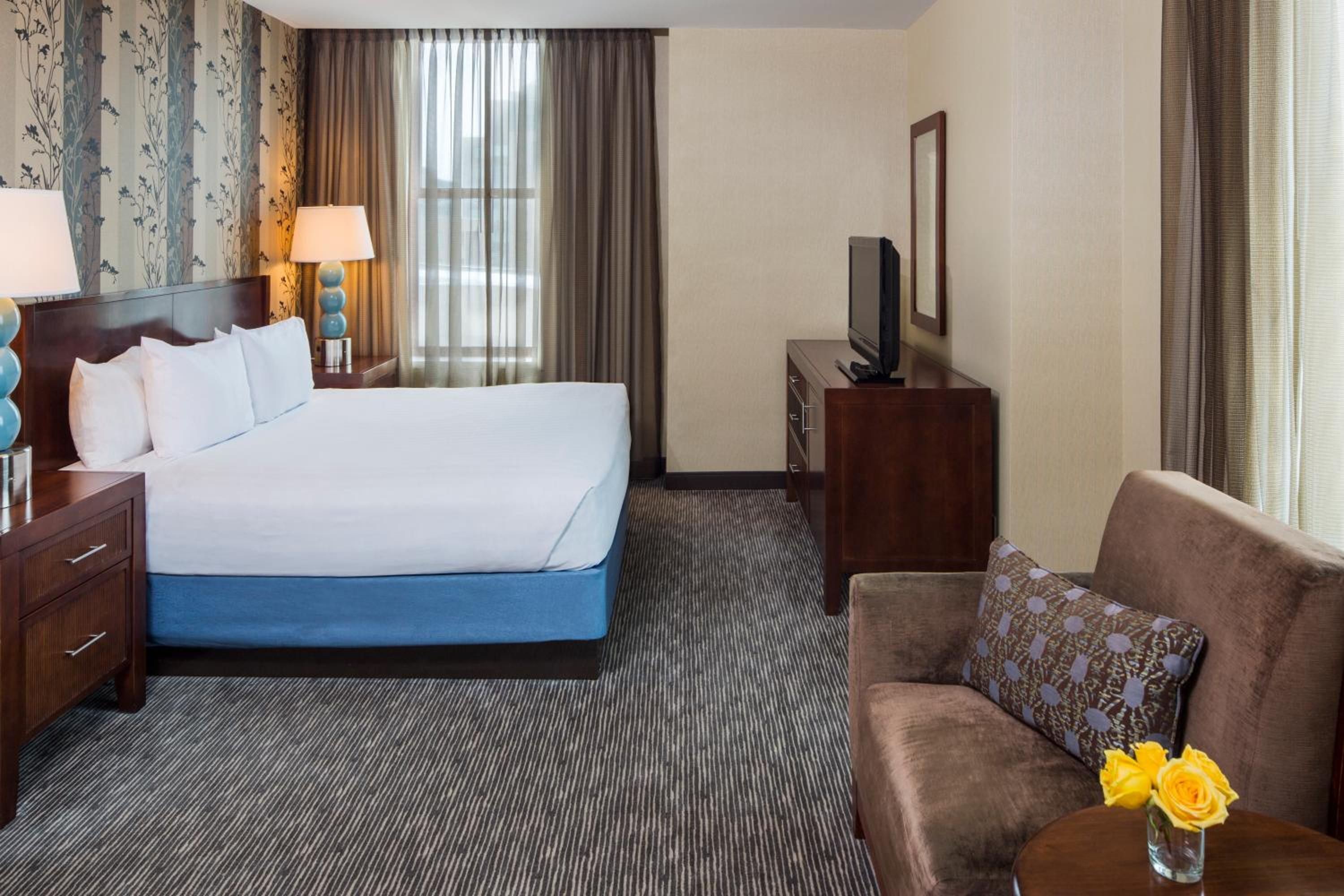 Deluxe King Room photo 1