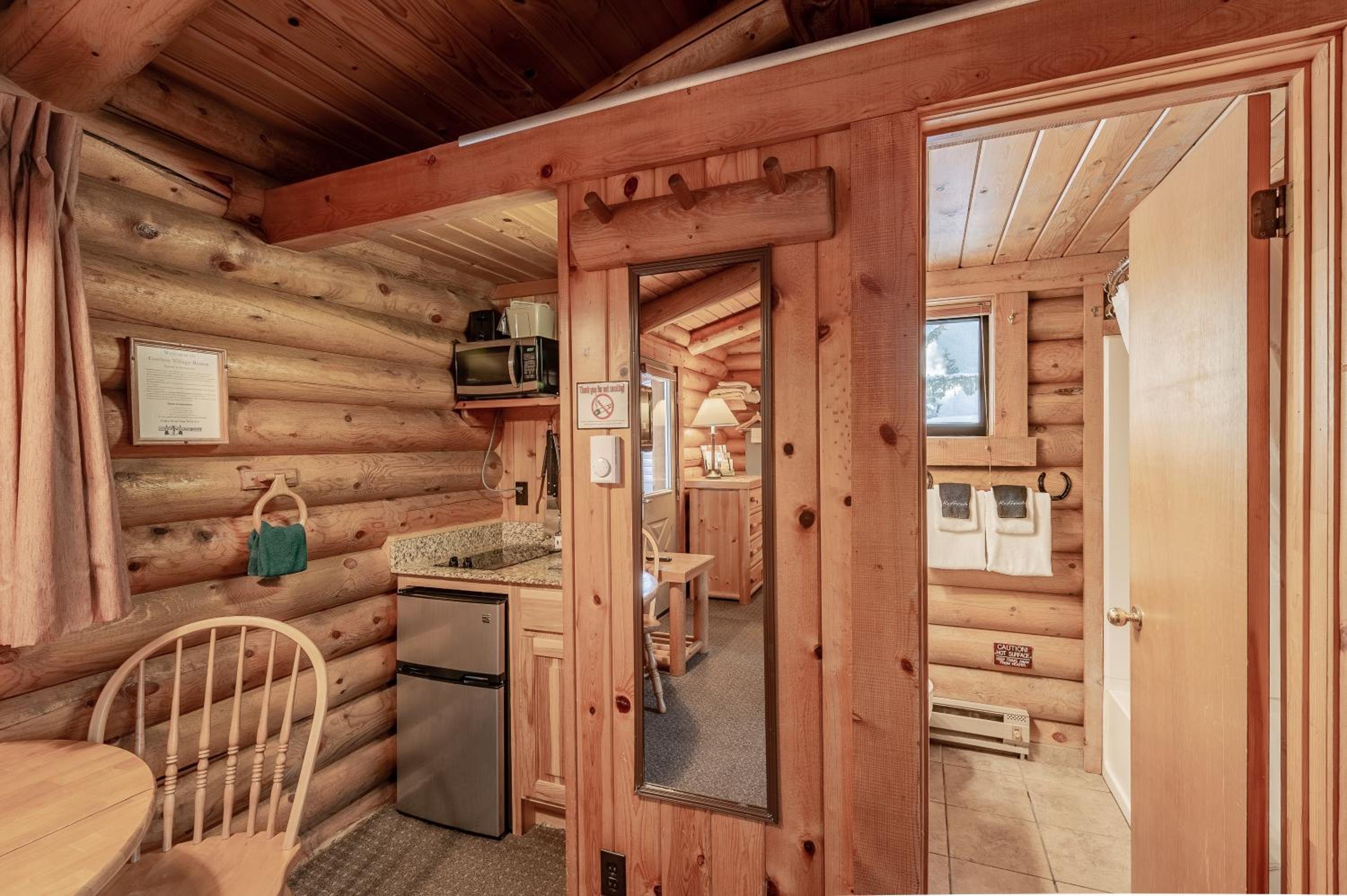 Queen Cabin - Photo 3