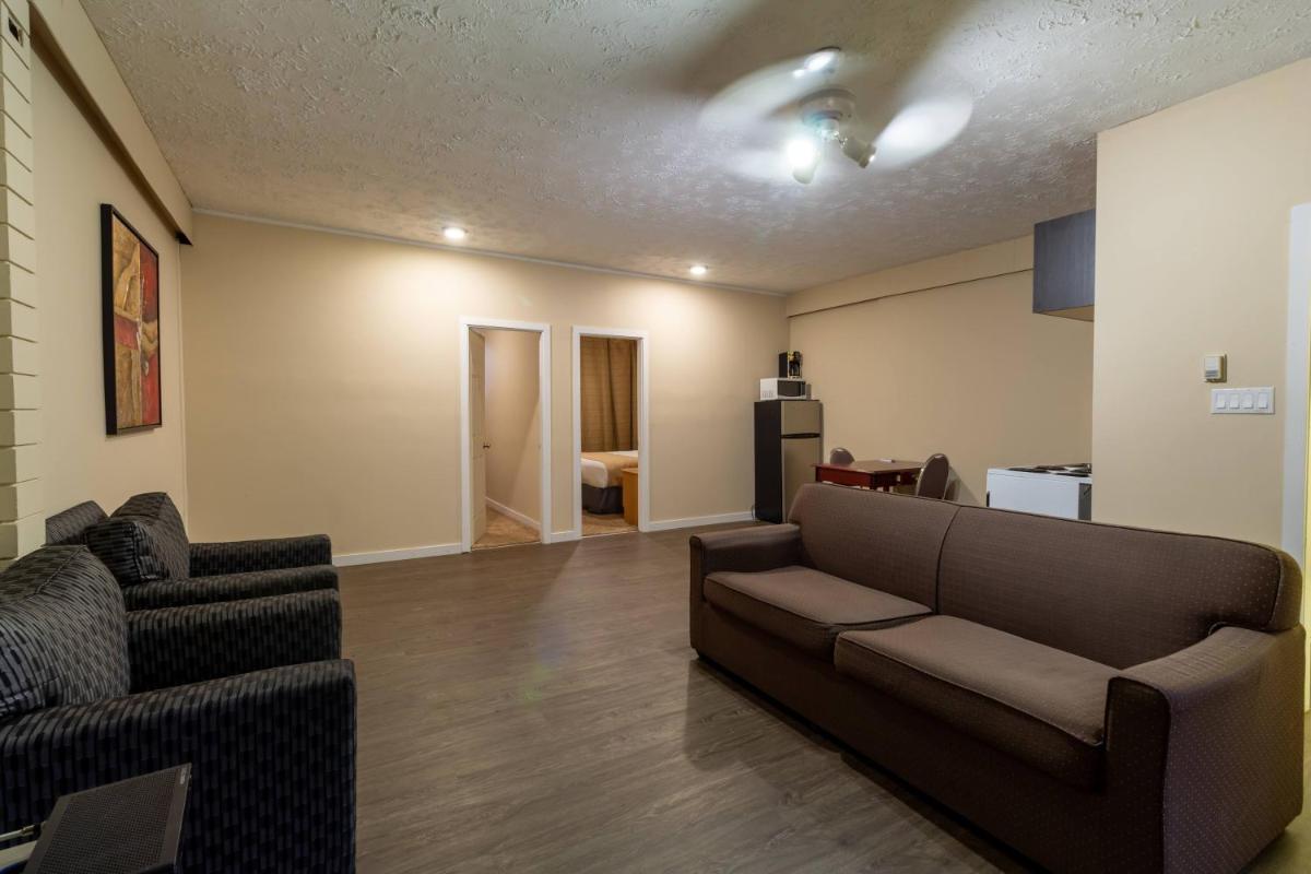 Two-Bedroom Suite photo 3