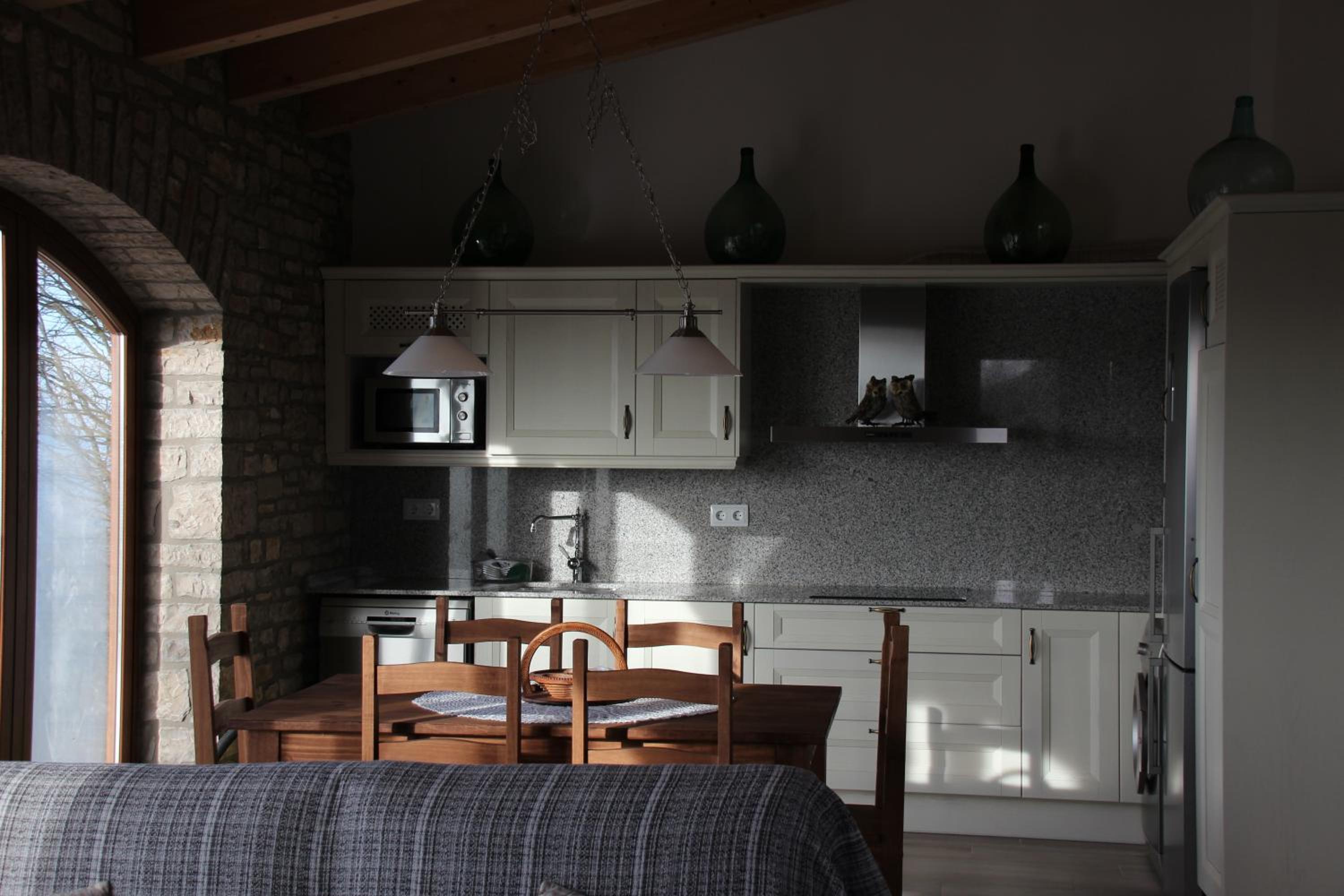 Three-Bedroom House photo 3