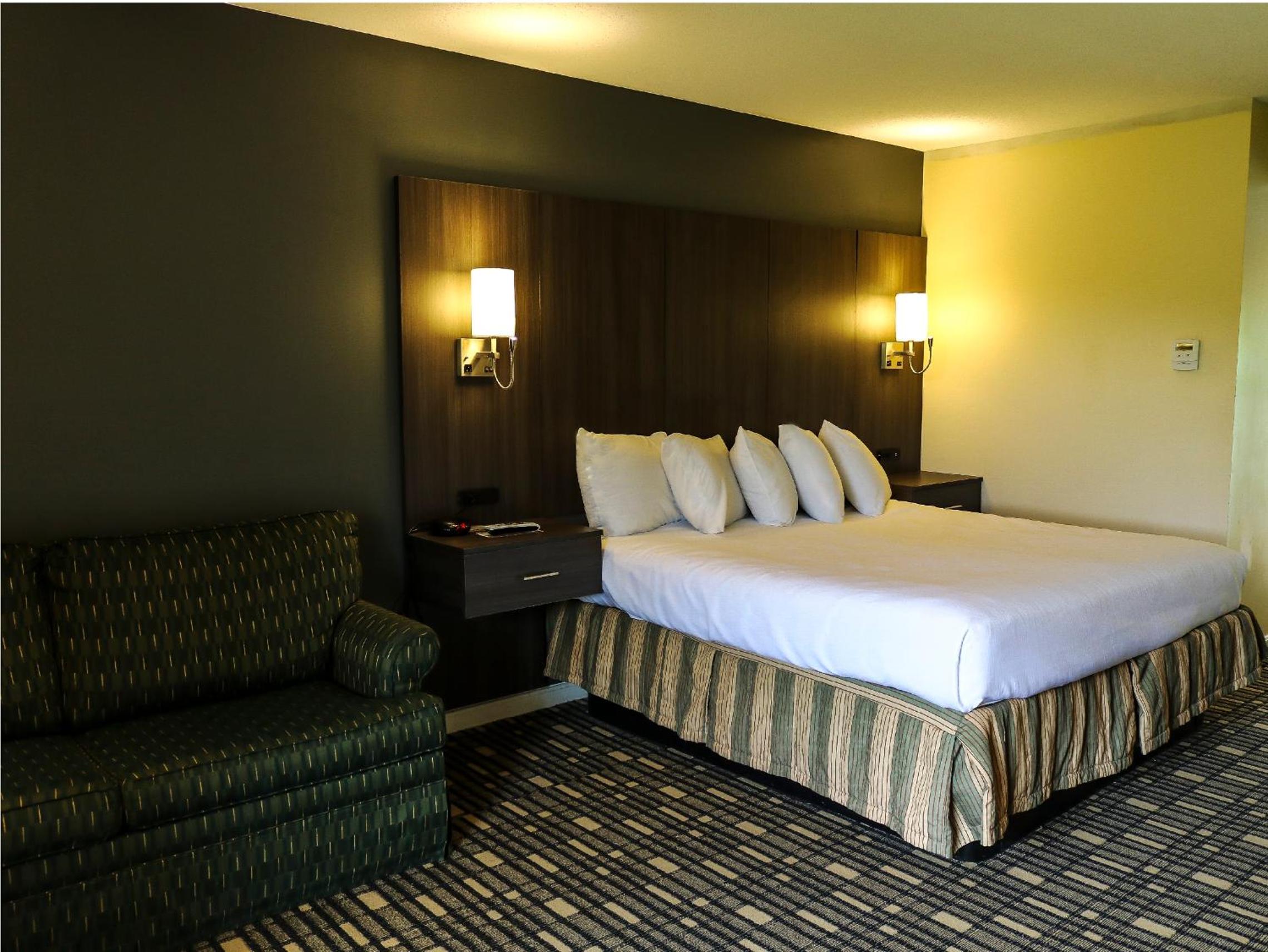 King Room with Sofa Bed photo 2