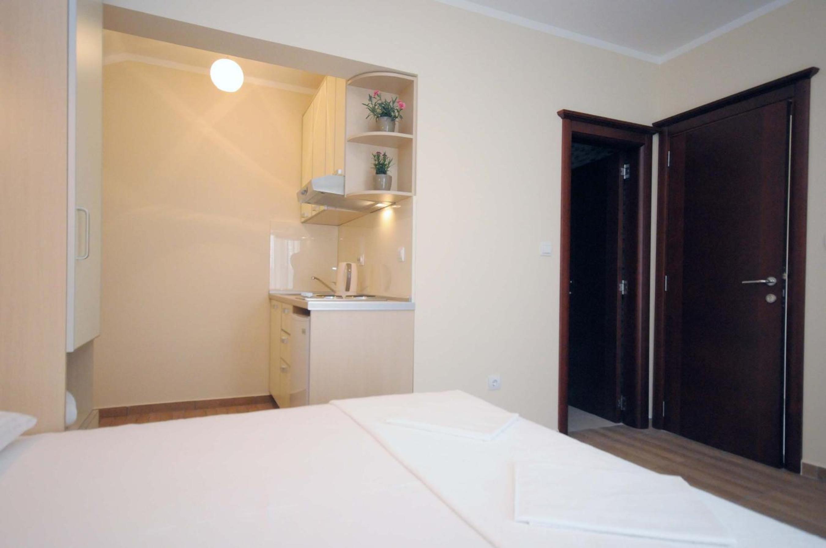 Studio (2 Adults) - Photo 30