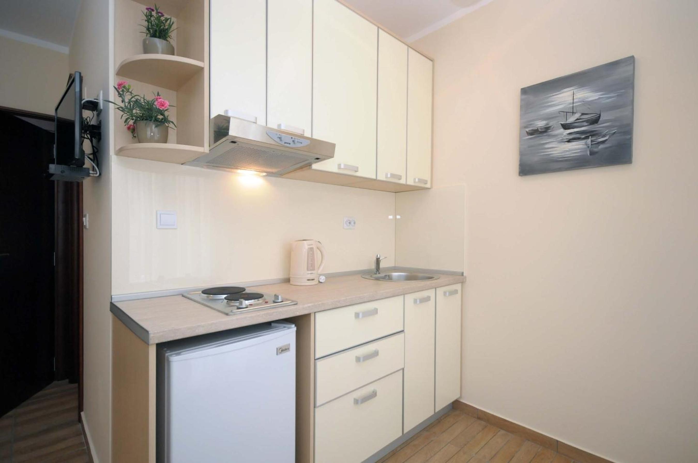 Studio (2 Adults) - Photo 7