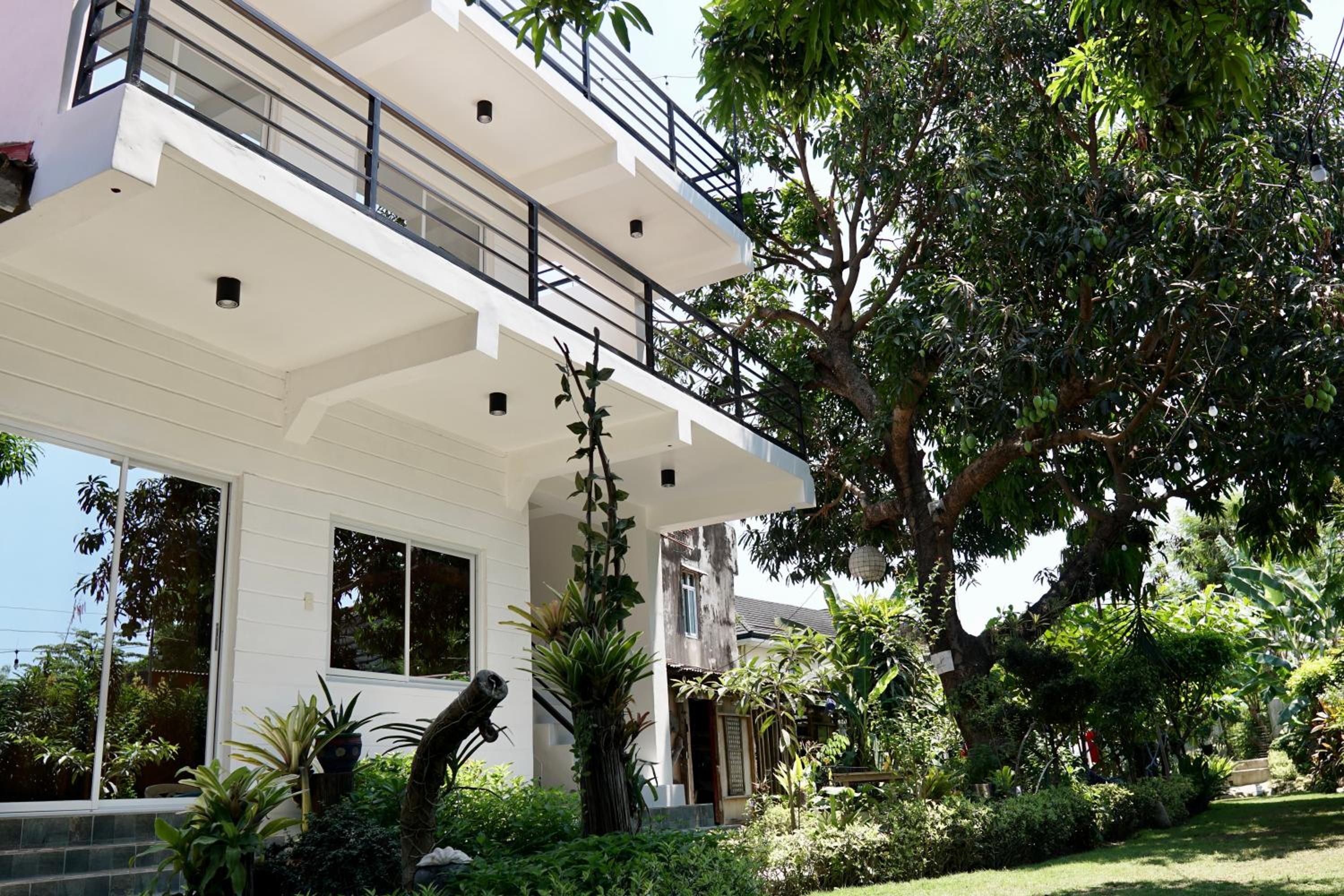 Deluxe Double Room with Balcony - Photo 19