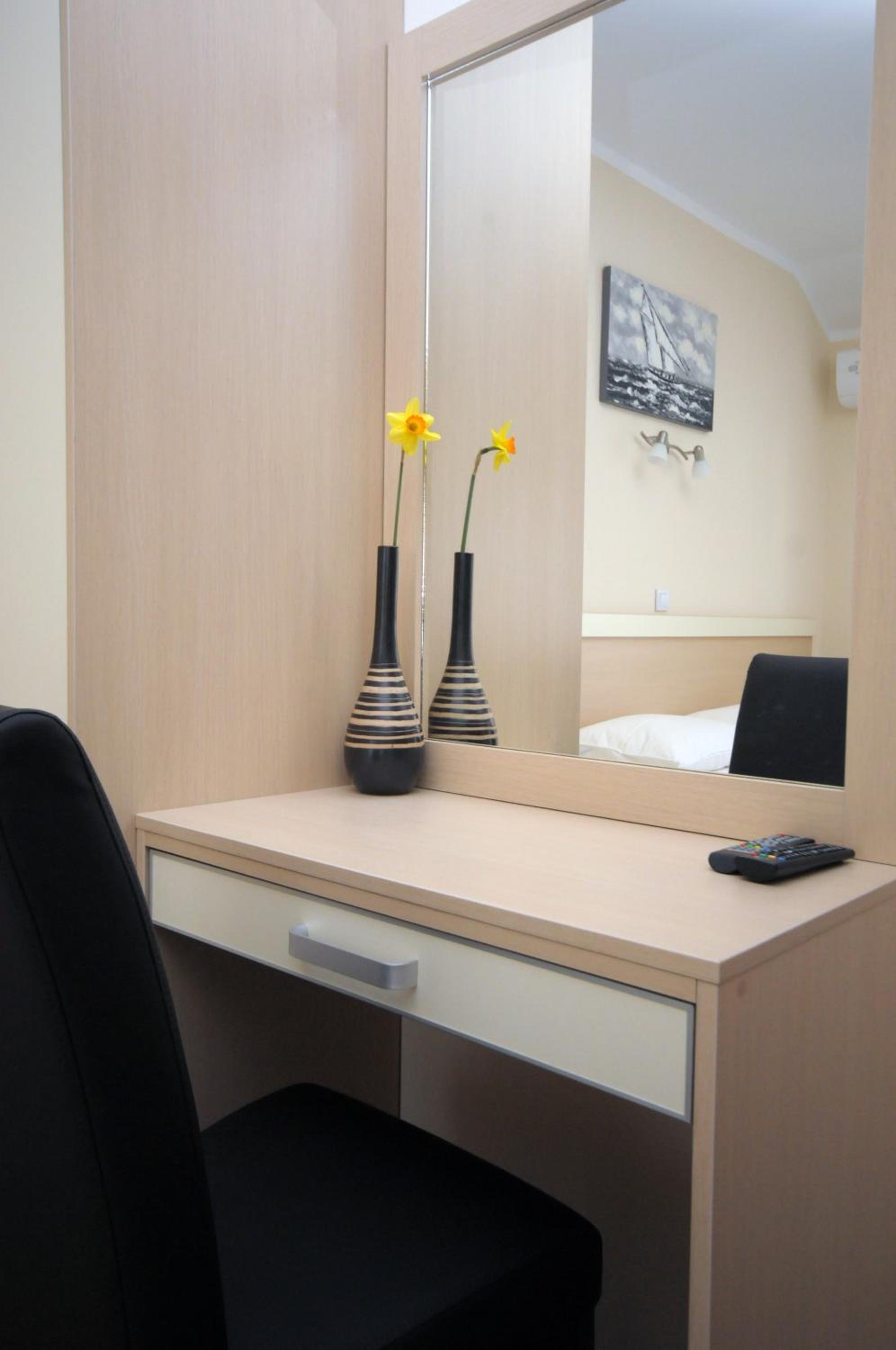 Studio (2 Adults) - Photo 9