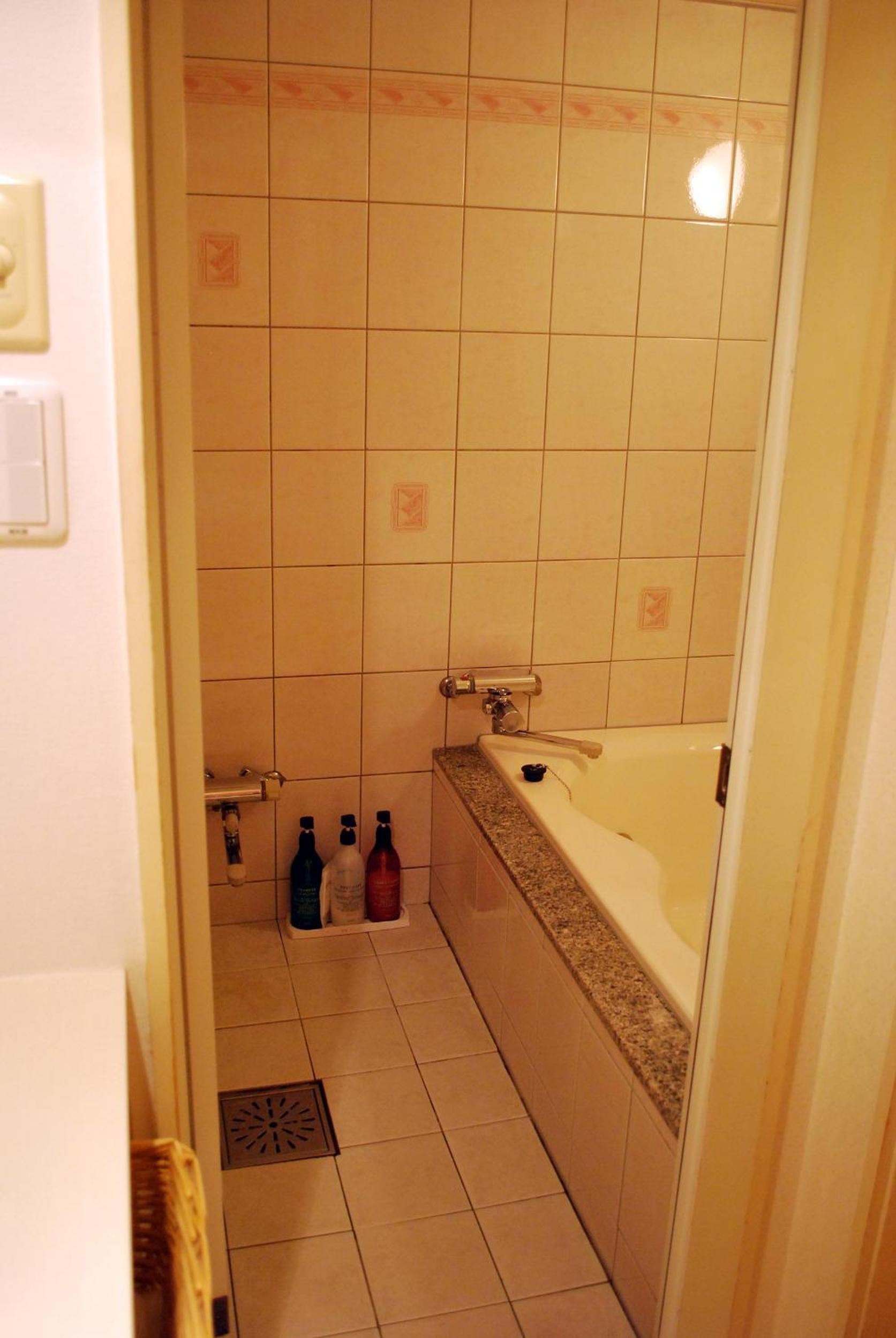 One-Bedroom Suite - Photo 3