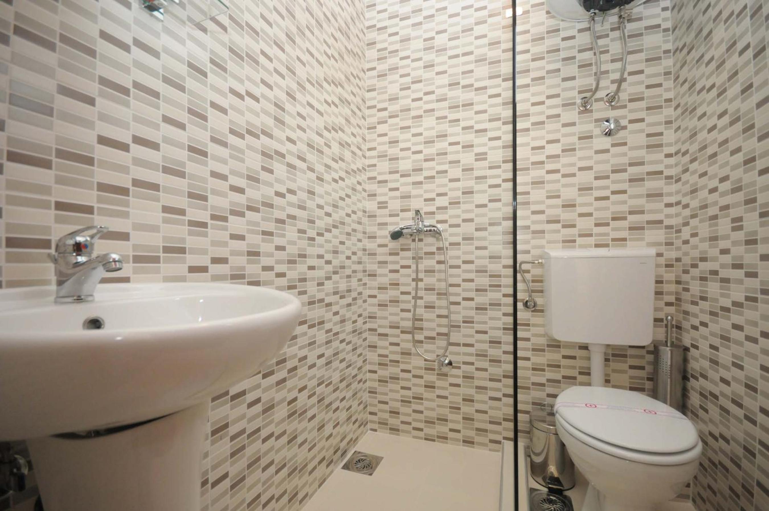 Studio (2 Adults) - Photo 27