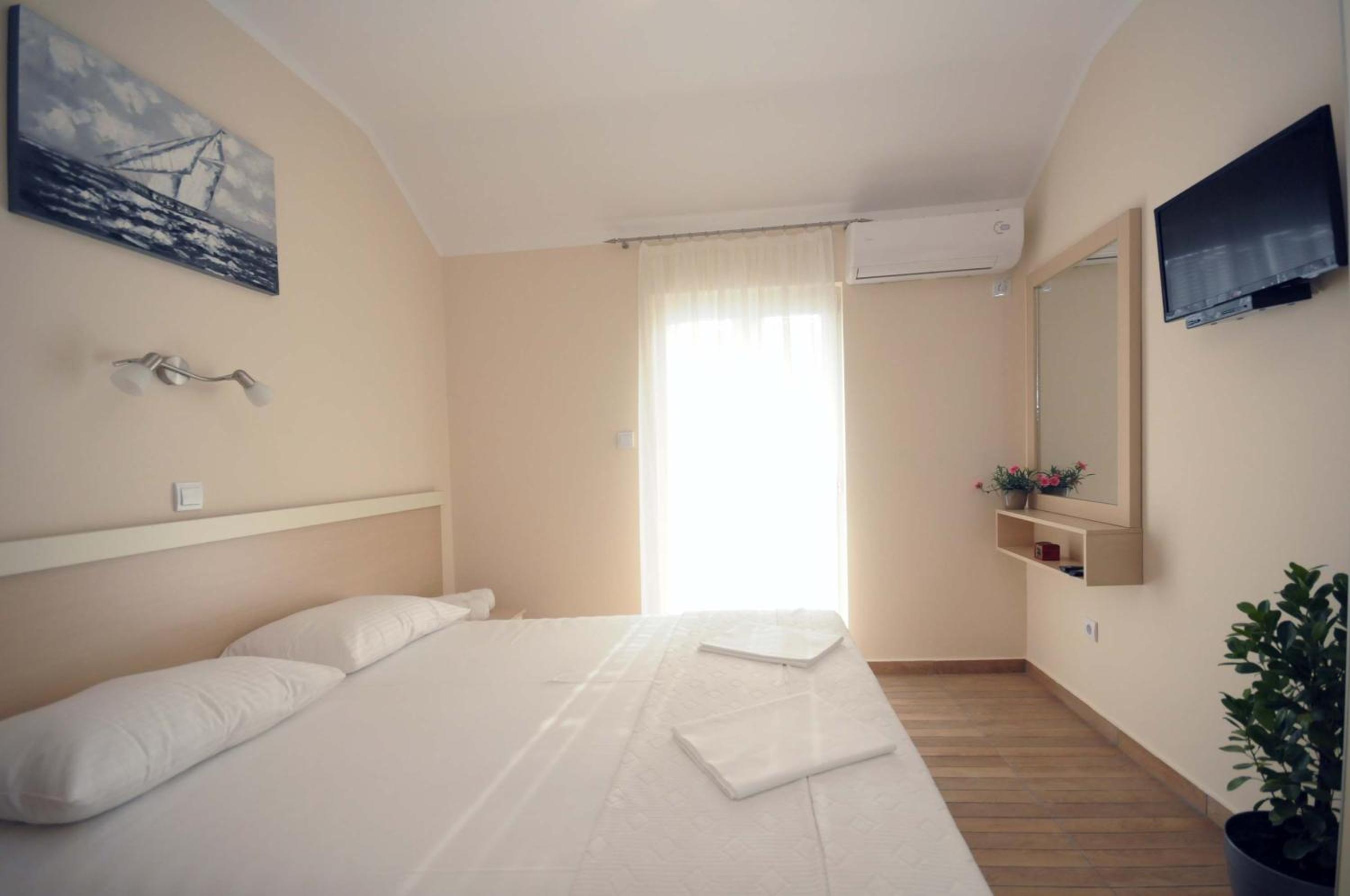 Studio (2 Adults) - Photo 43