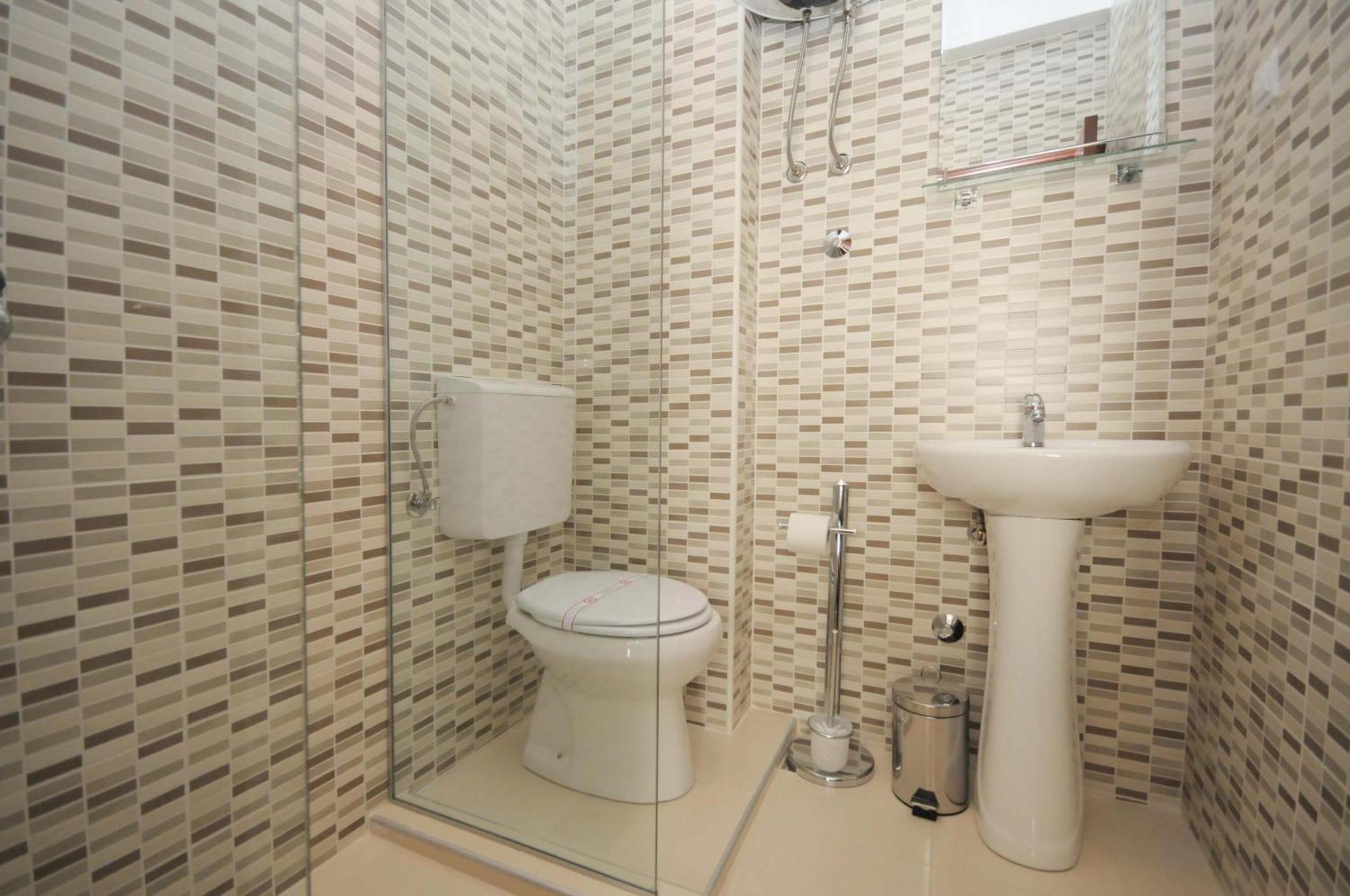 Studio (2 Adults) - Photo 32