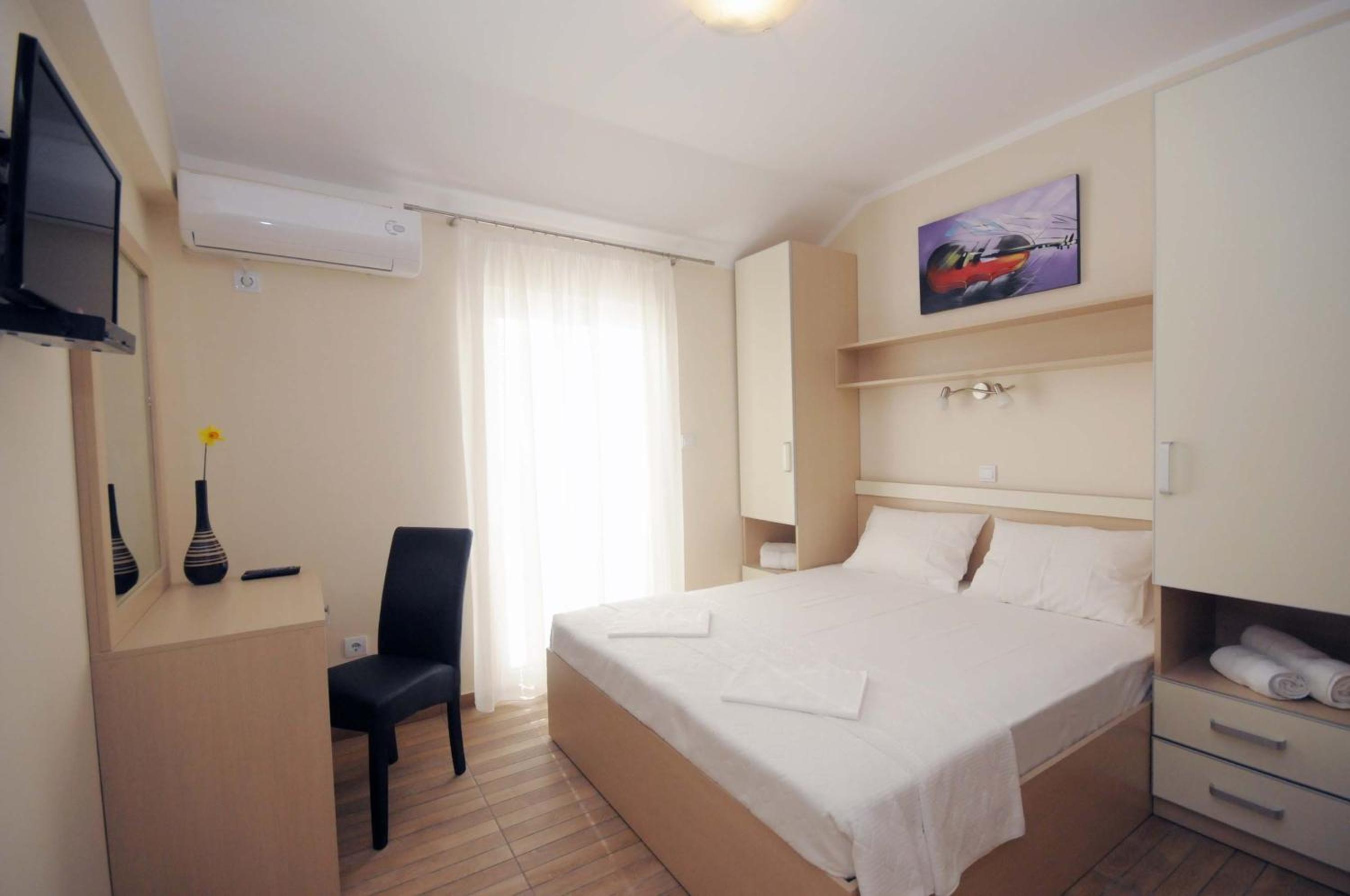 Studio (2 Adults) - Photo 29