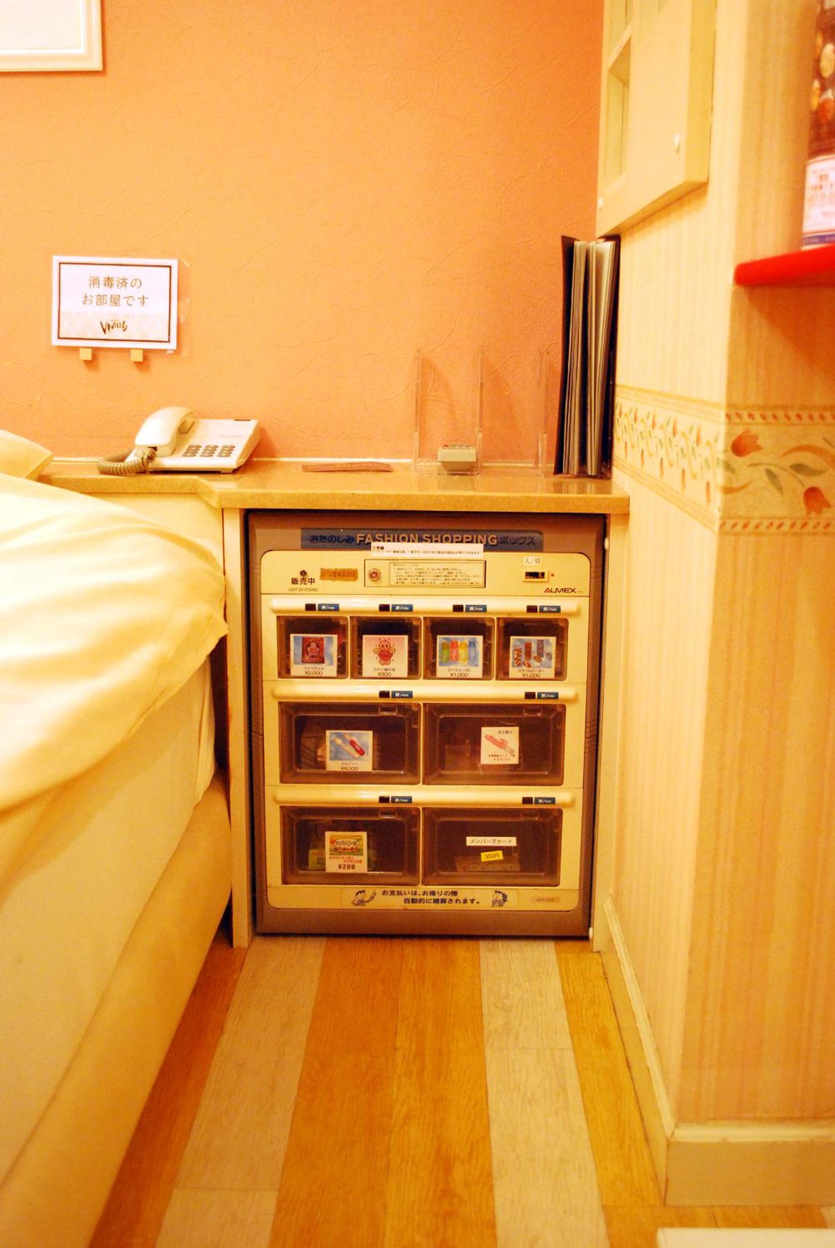 One-Bedroom Suite - Photo 6