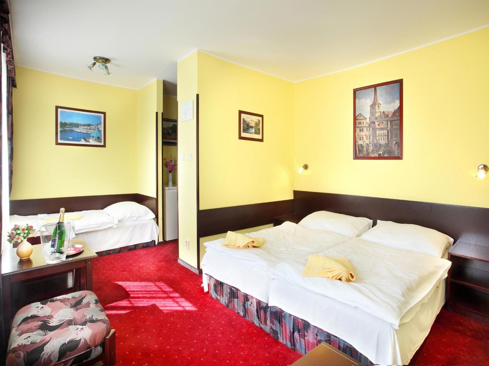 Triple Room with Pool View photo 1