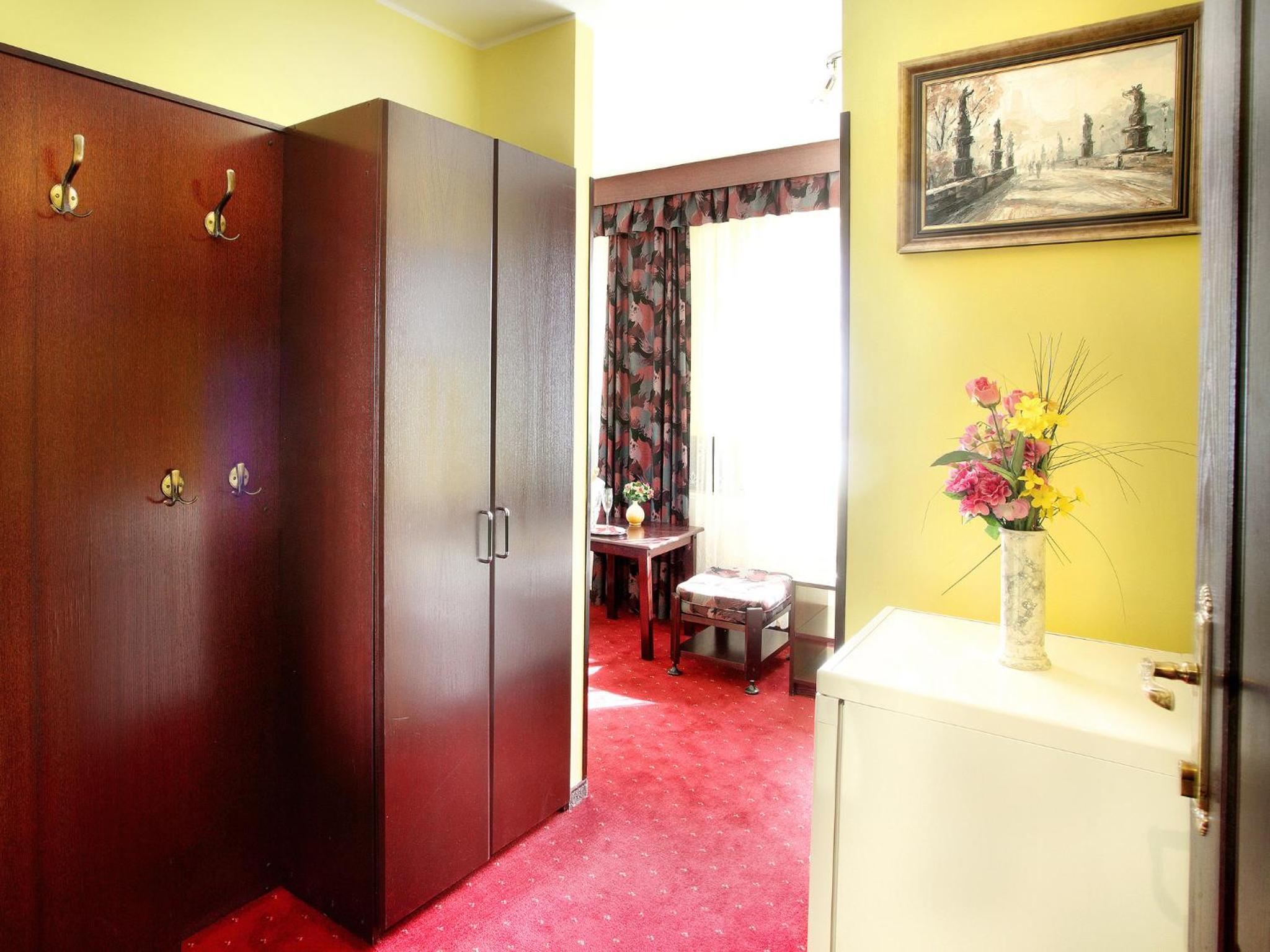 Triple Room with Pool View photo 2