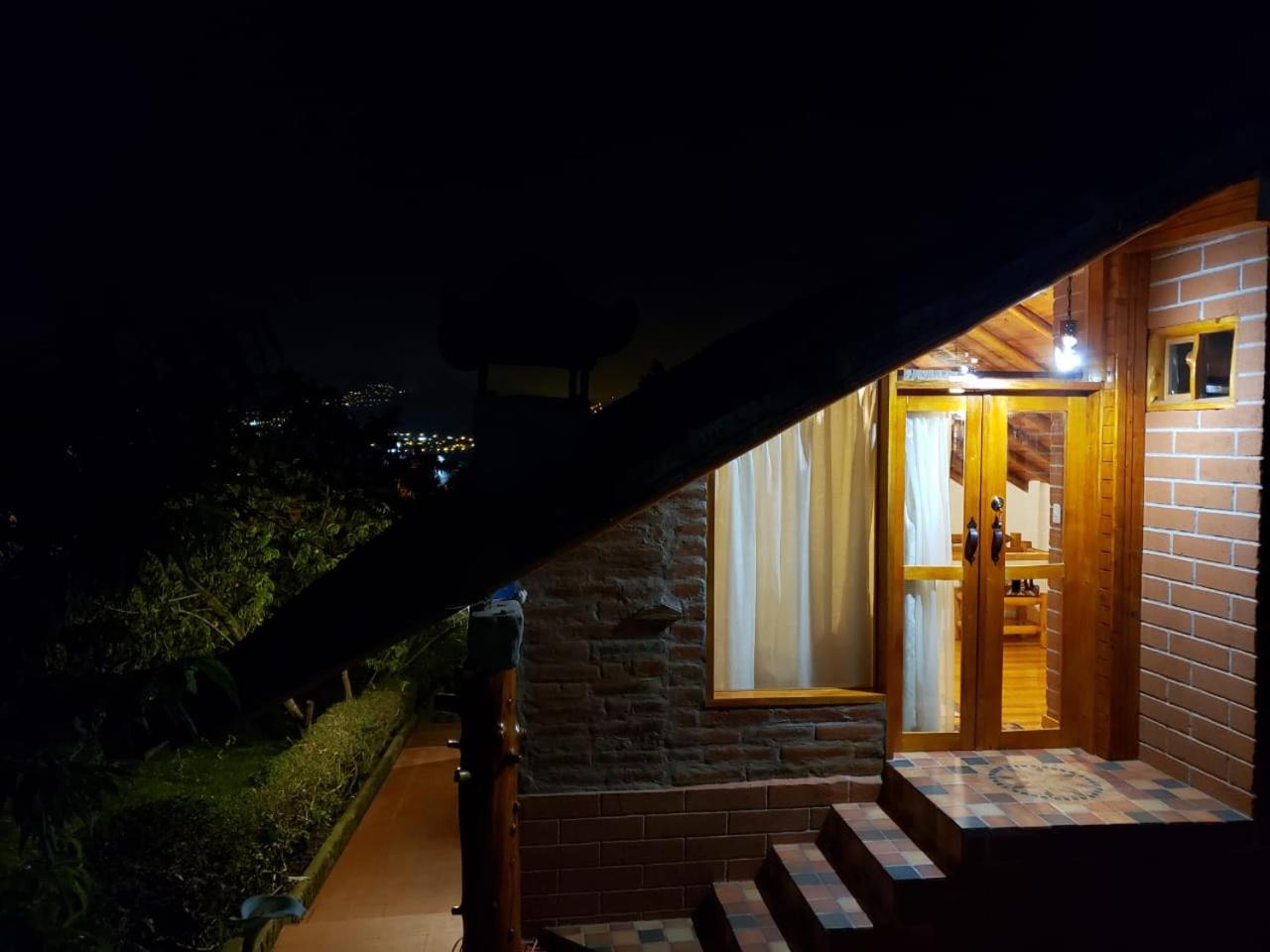 Deluxe Double or Twin Room photo 3
