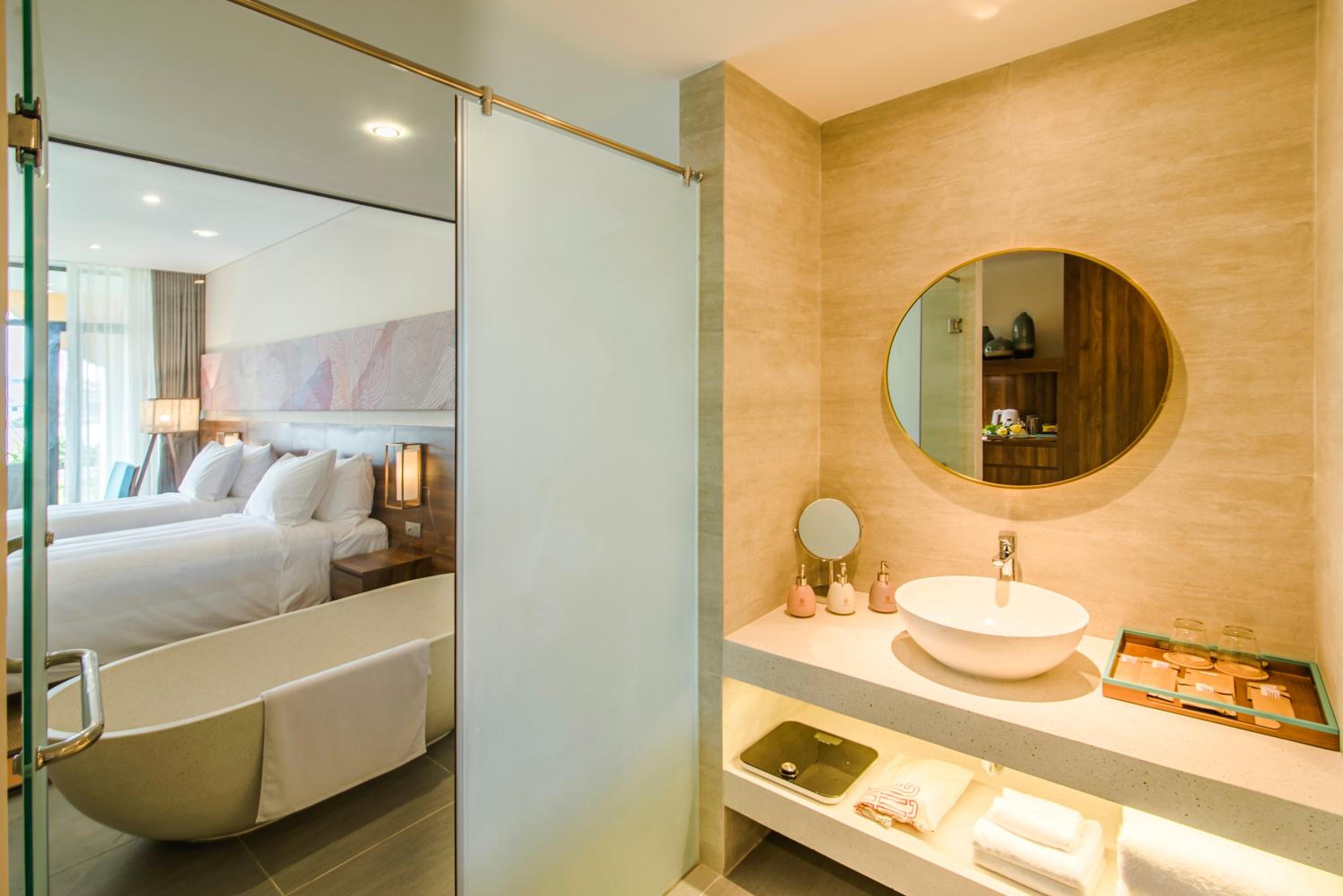 Premier Twin Room with River View - Photo 16