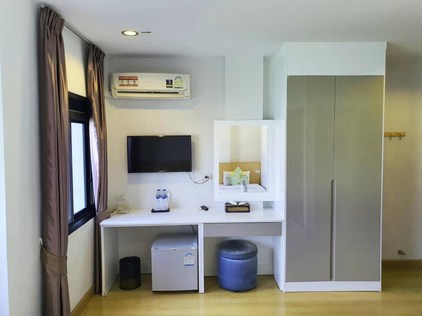 Standard Twin Room photo 2