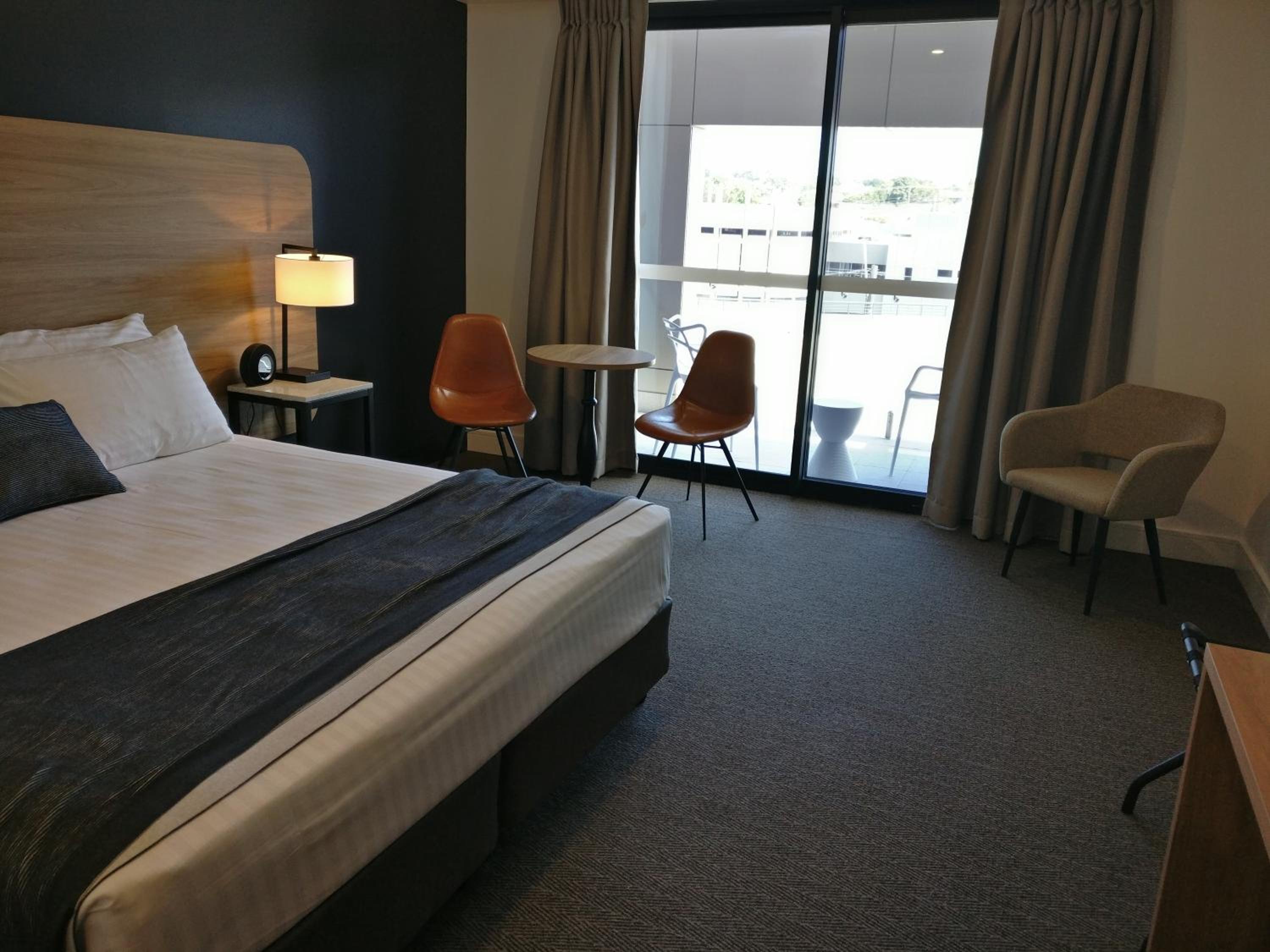 Executive King Room with Balcony - Photo 1