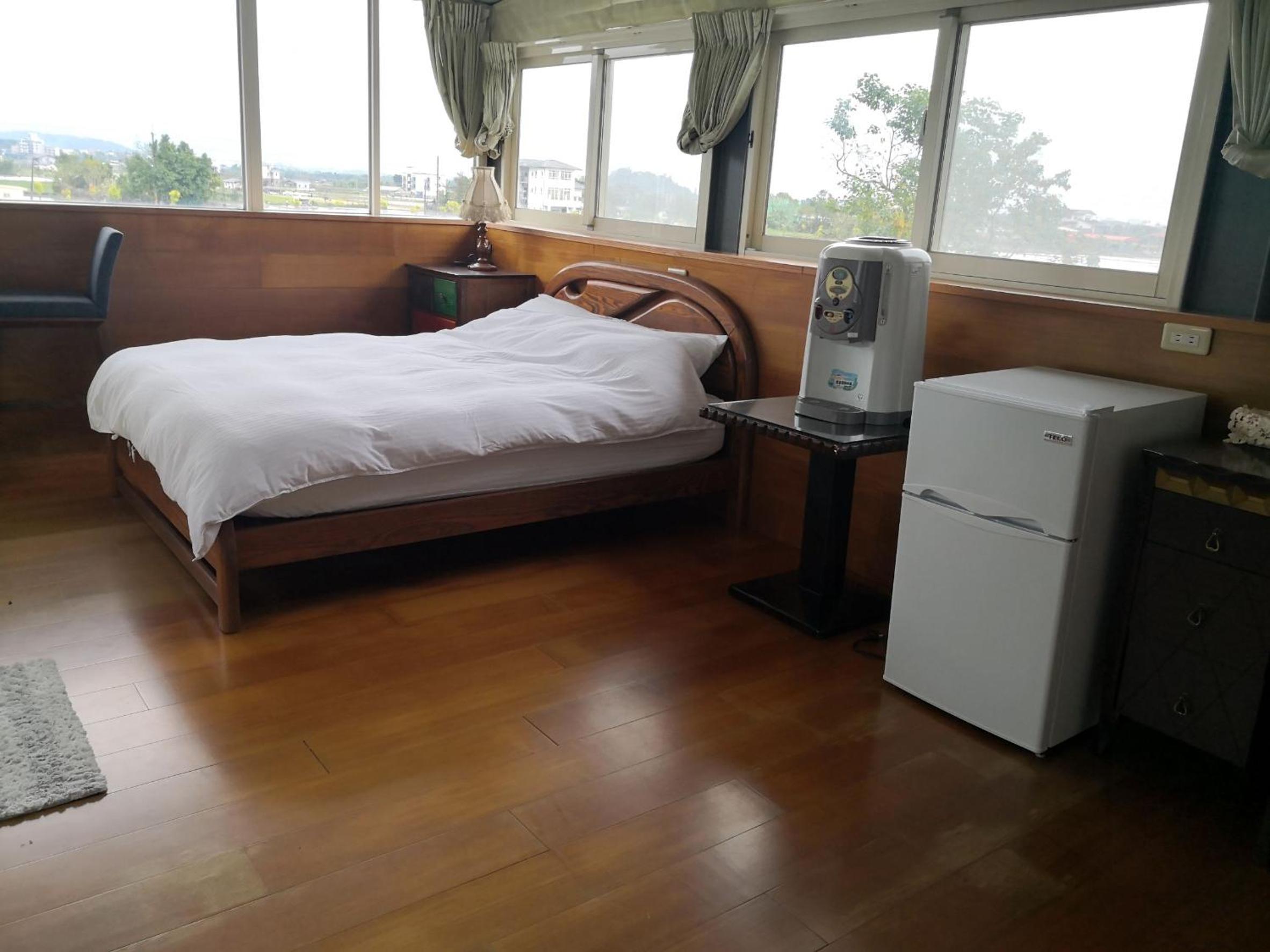 Quadruple Room with Private Bathroom photo 3