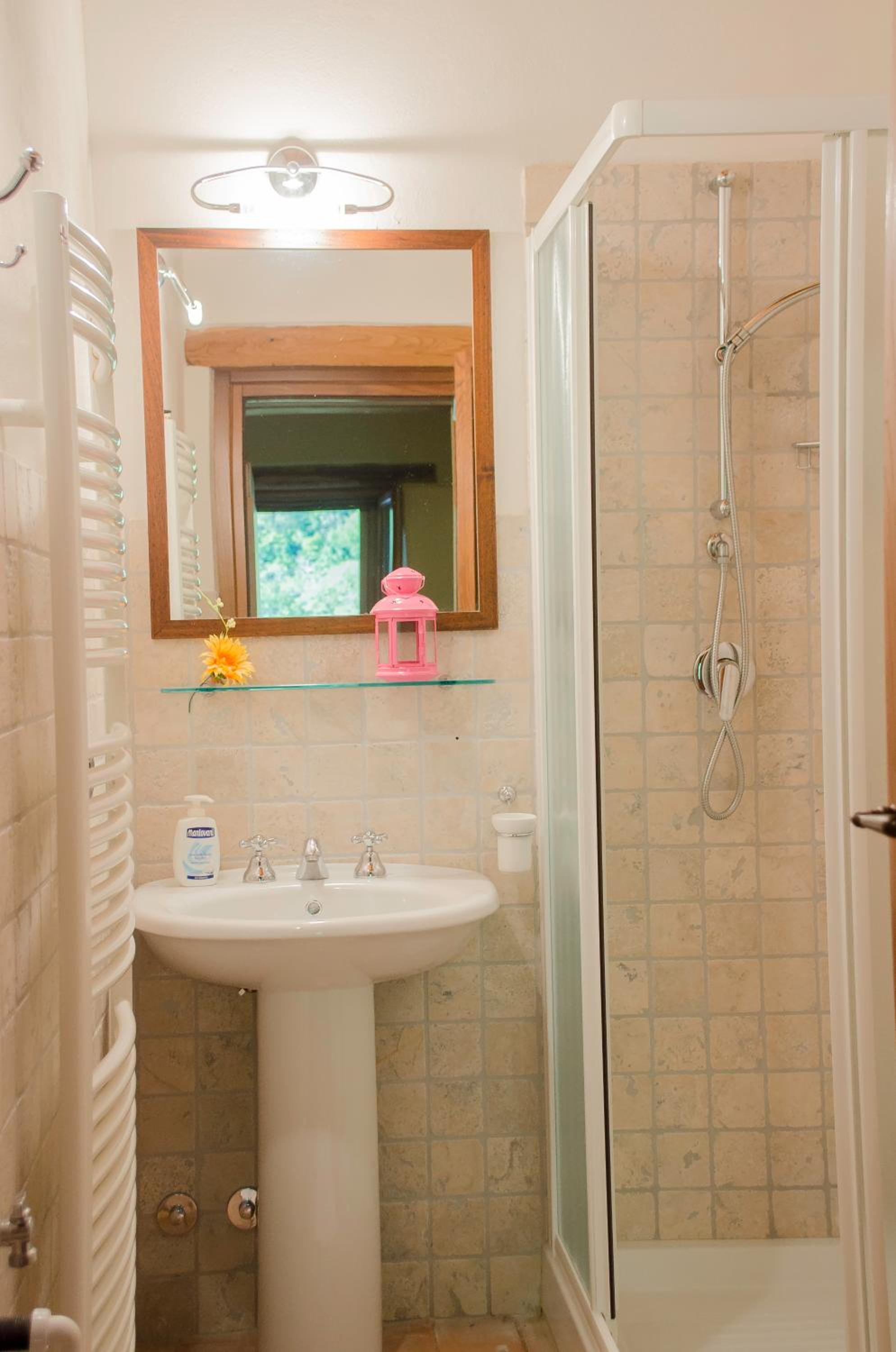 One-Bedroom Apartment - Photo 6