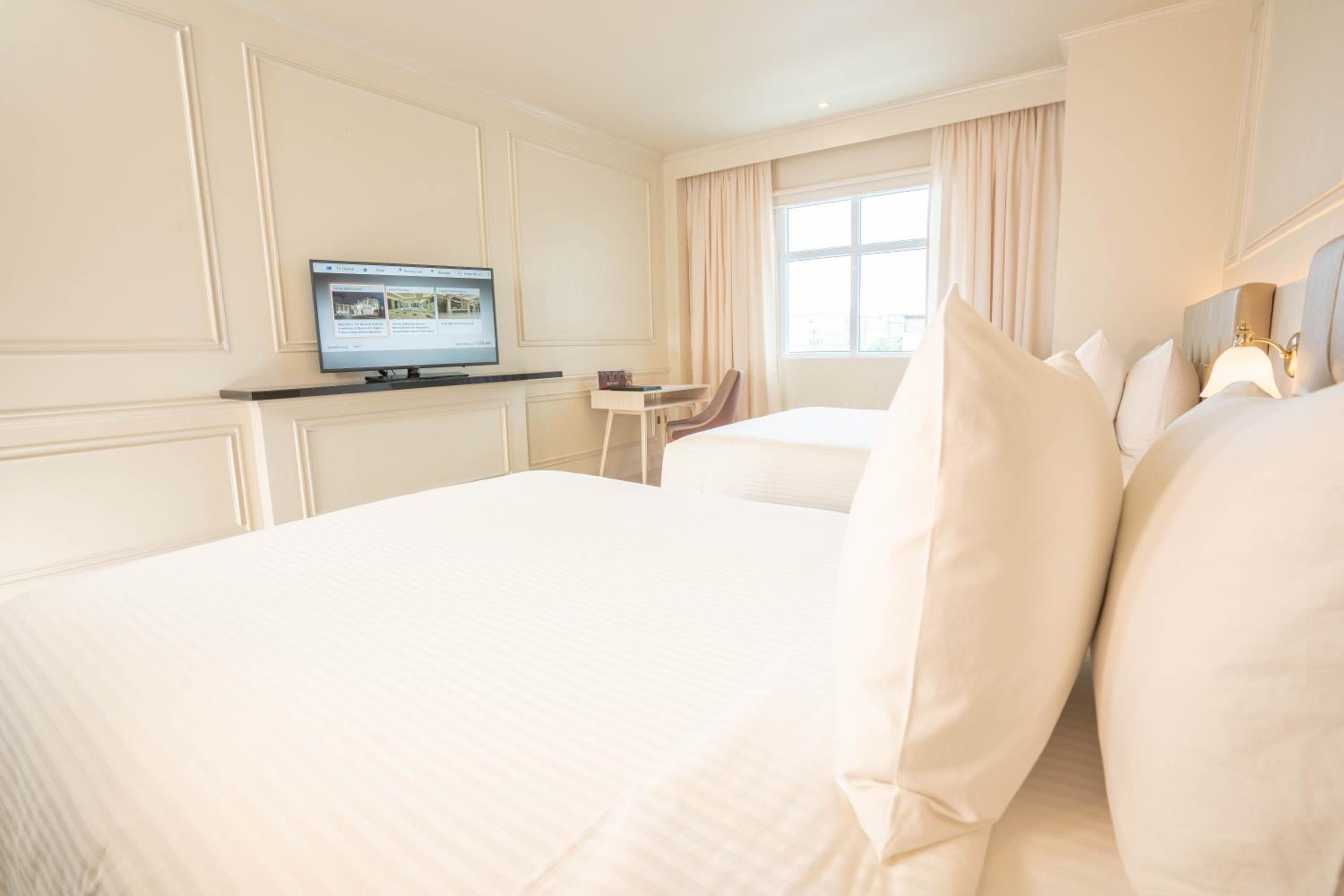 Deluxe Double or Twin Room - Photo 4