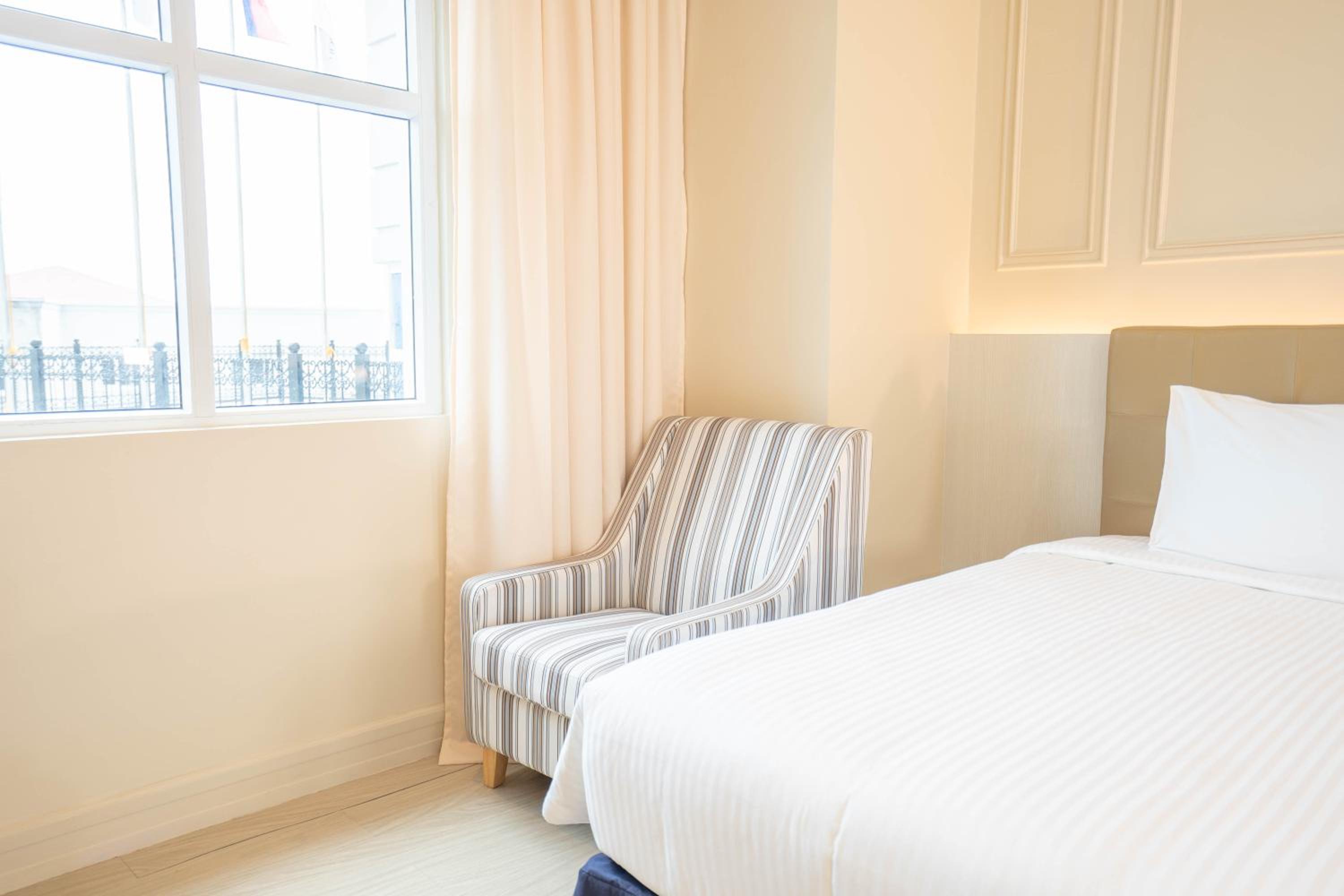 Deluxe Double or Twin Room - Photo 2