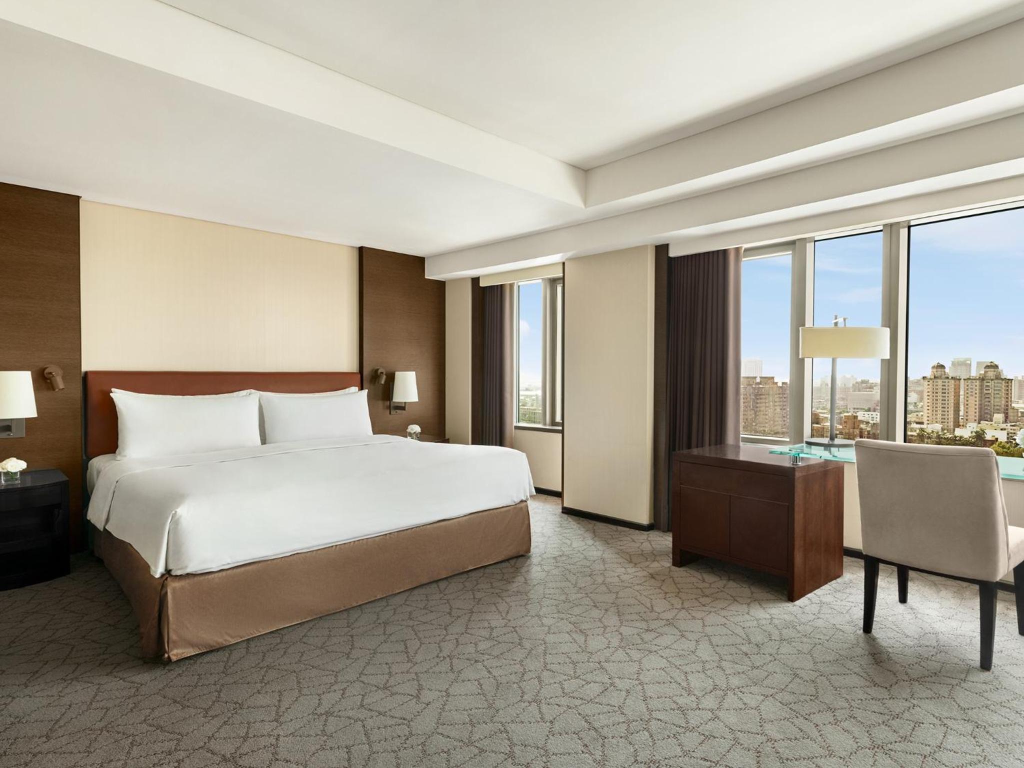 Grand Deluxe King - Photo 1