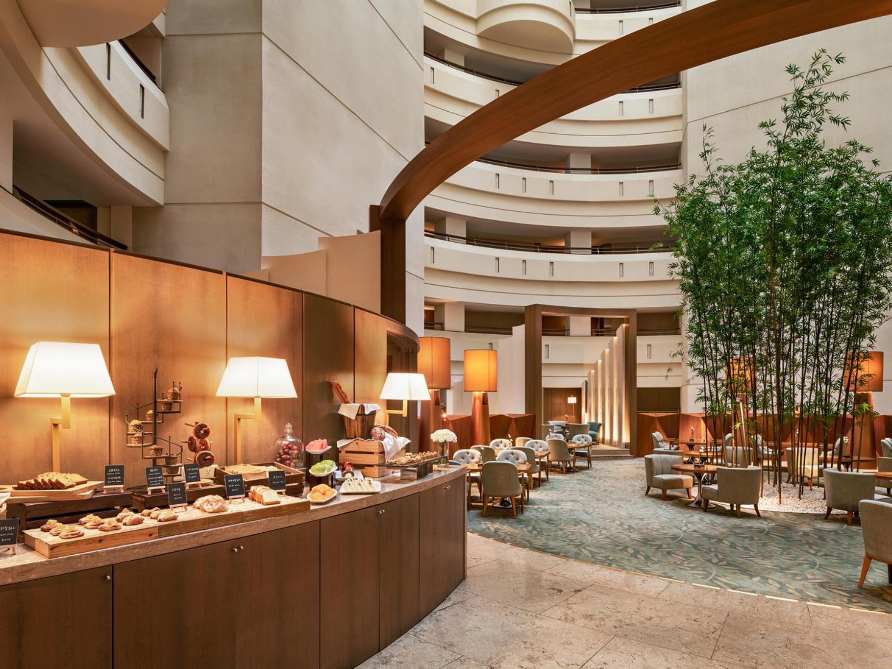 Horizon Deluxe Twin Room with Horizon Club Lounge Access photo 3