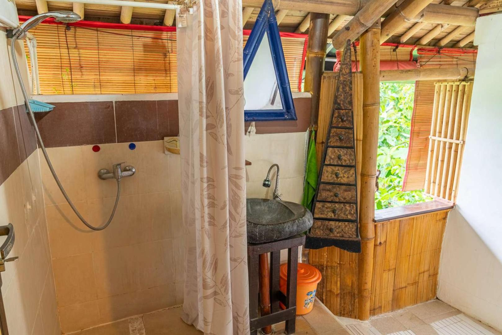 Bamboo Double Room with Garden View - Photo 8