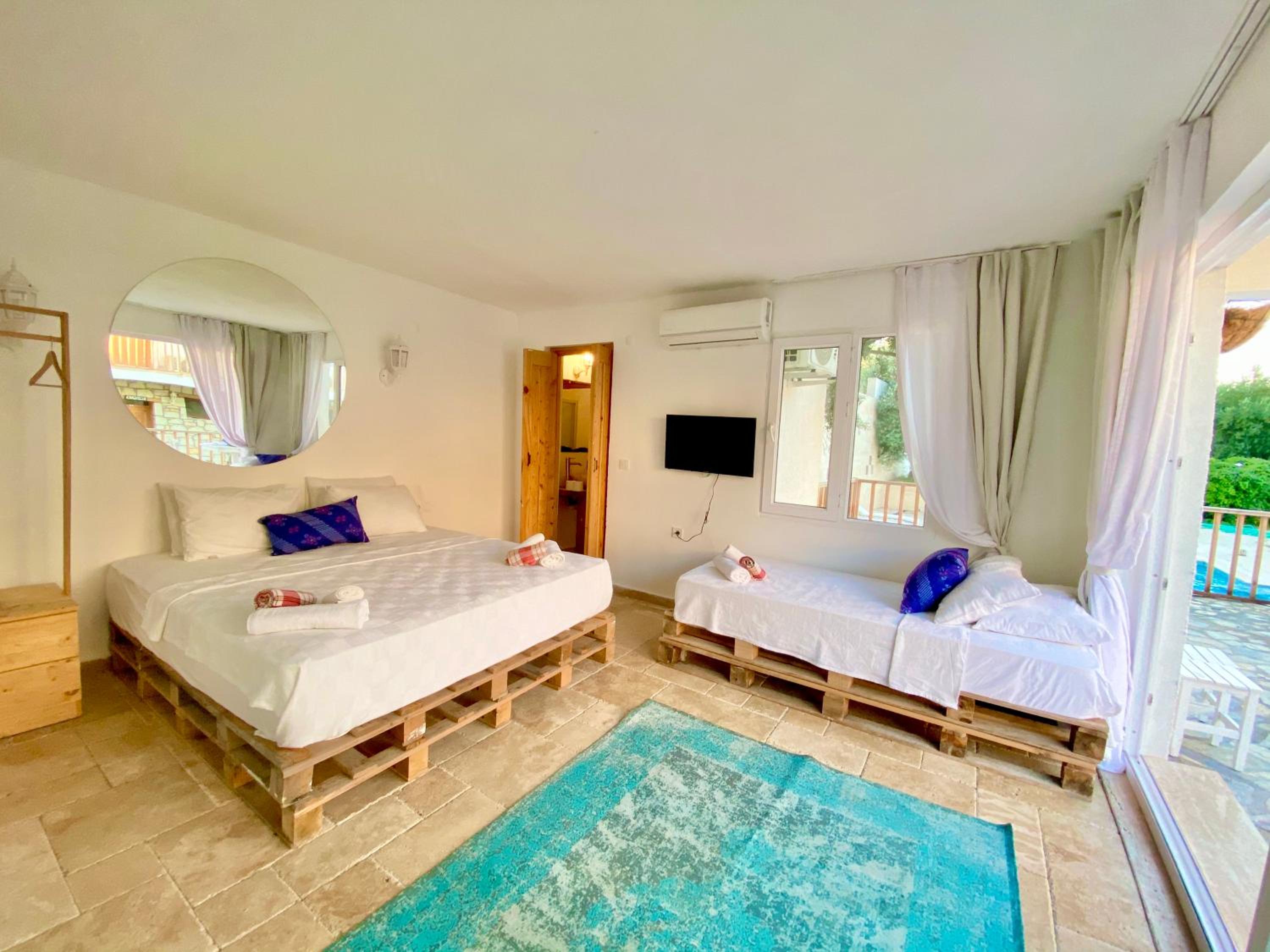 Standard Double Room - Photo 2