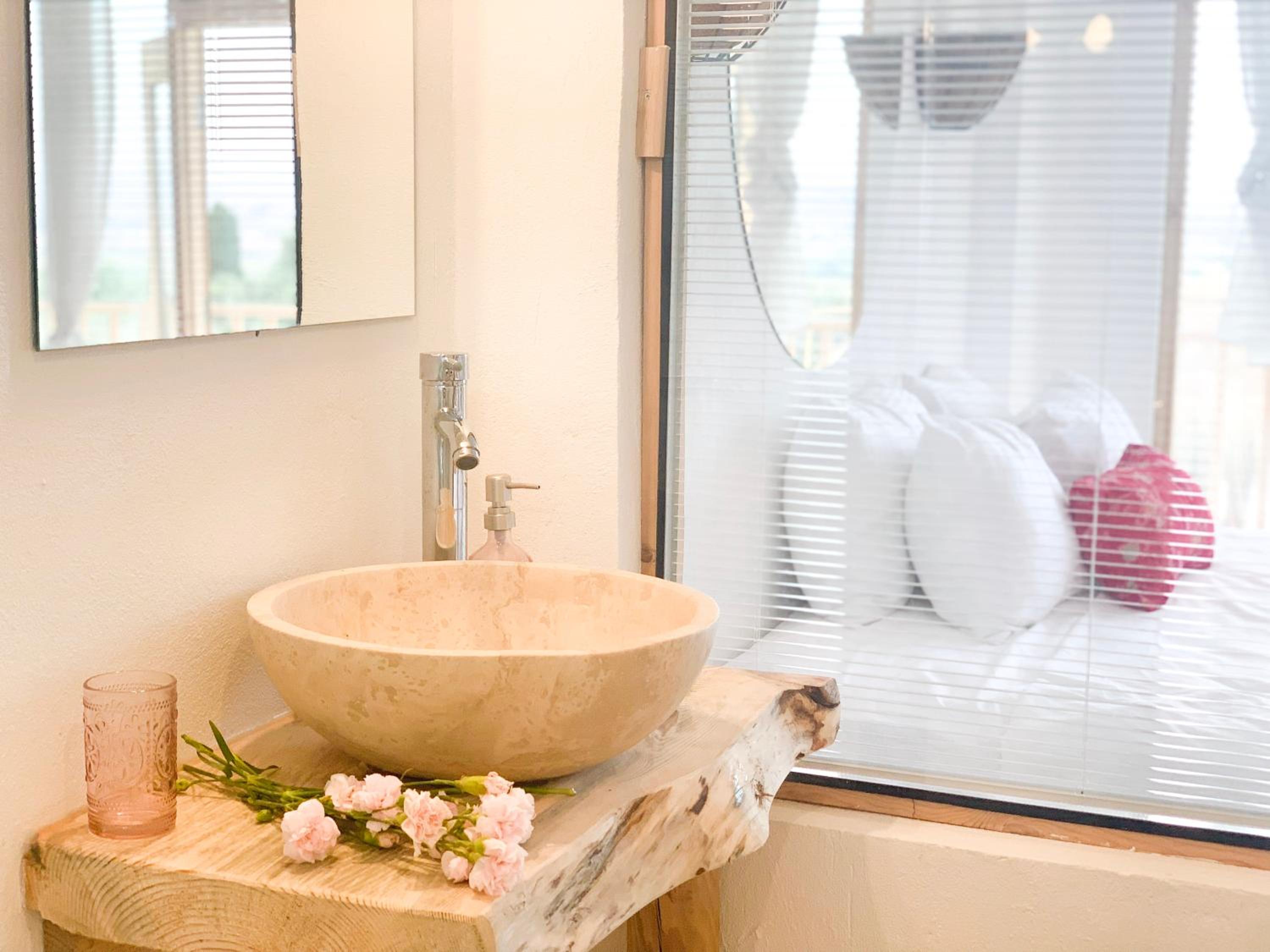 Double Room with Pool View - Photo 2