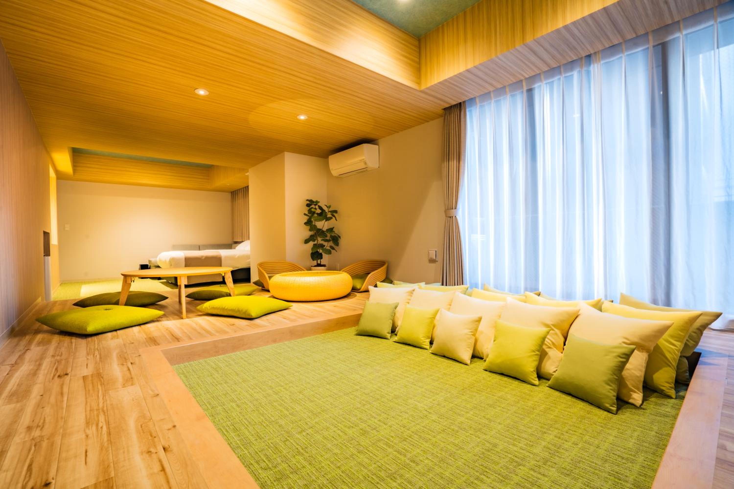 Deluxe Family Suite