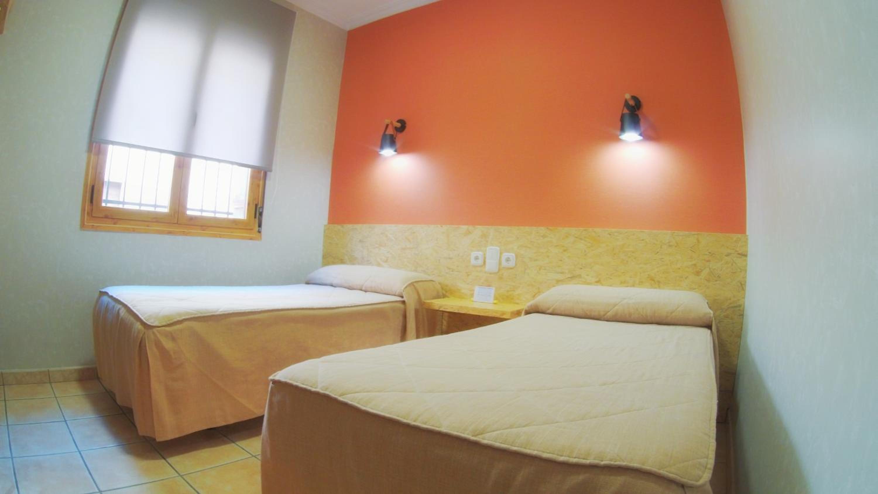 Twin Room - Photo 1