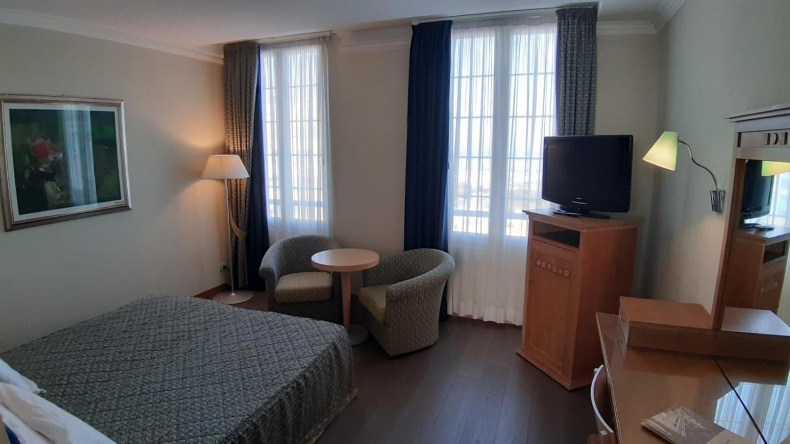 Deluxe Double or Twin Room - Photo 1