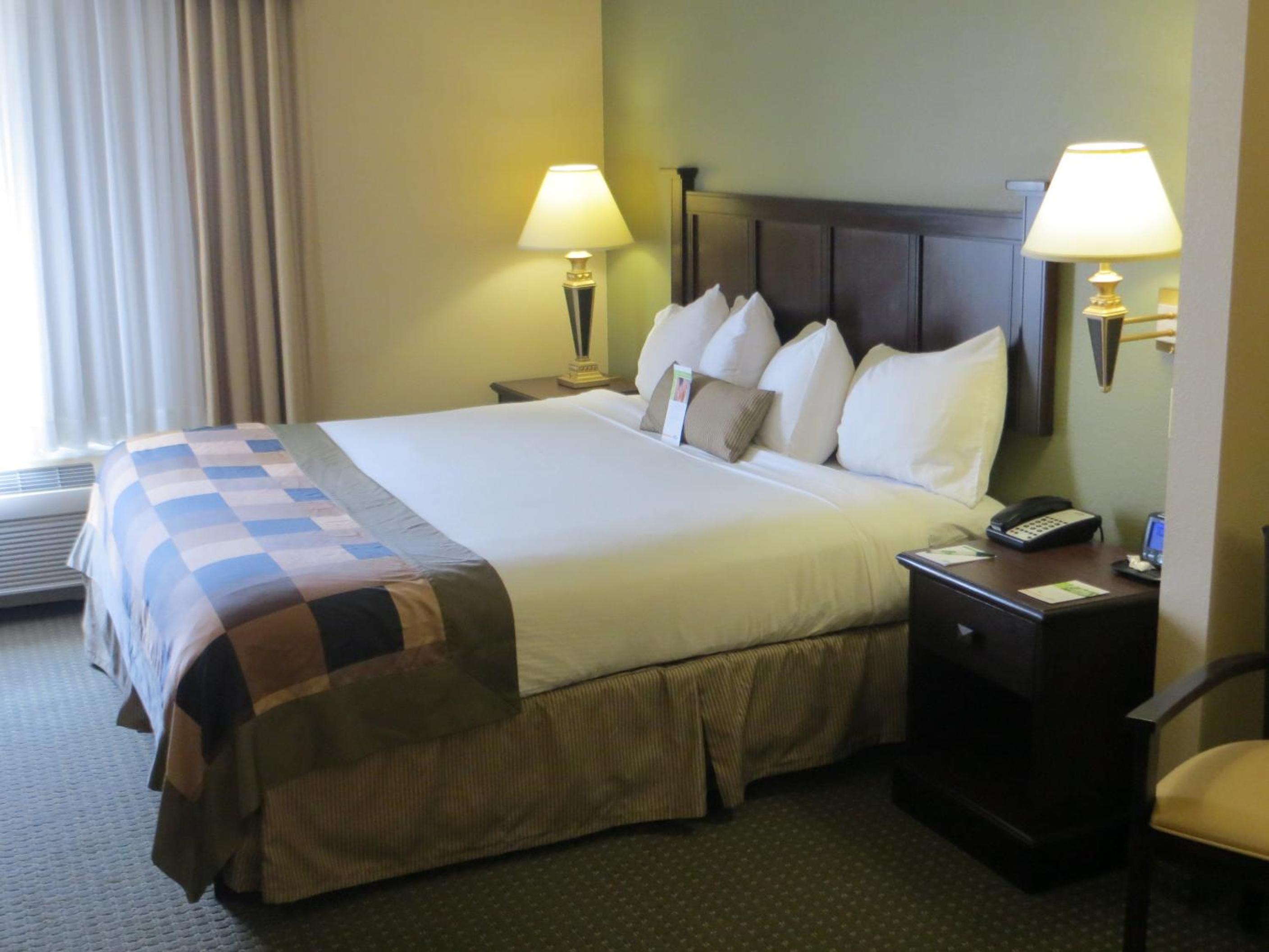 King Room - Non-Smoking - Photo 1