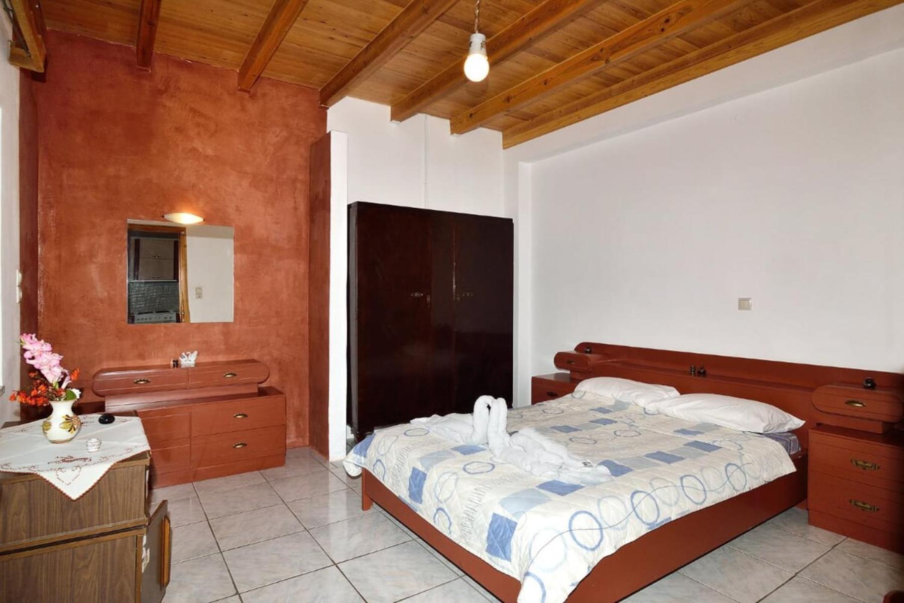 Four-Bedroom House photo 3