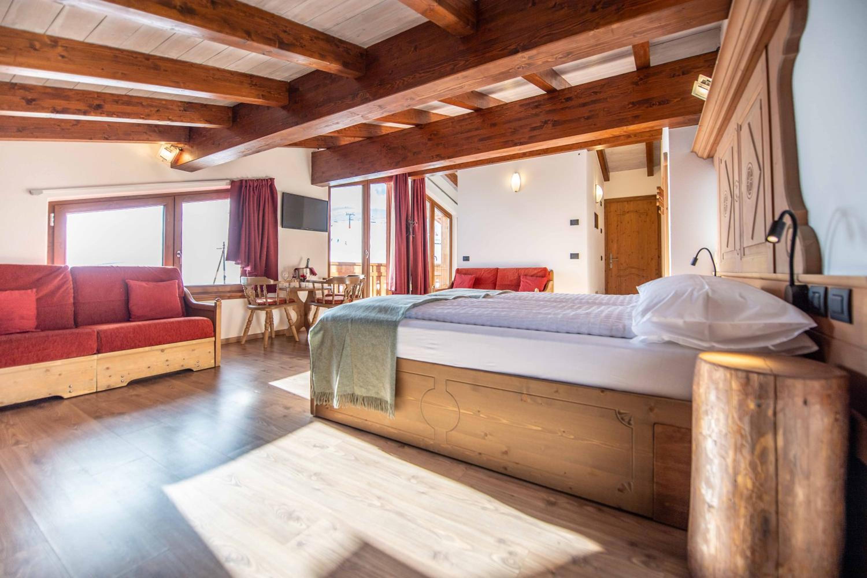 Deluxe Family Room