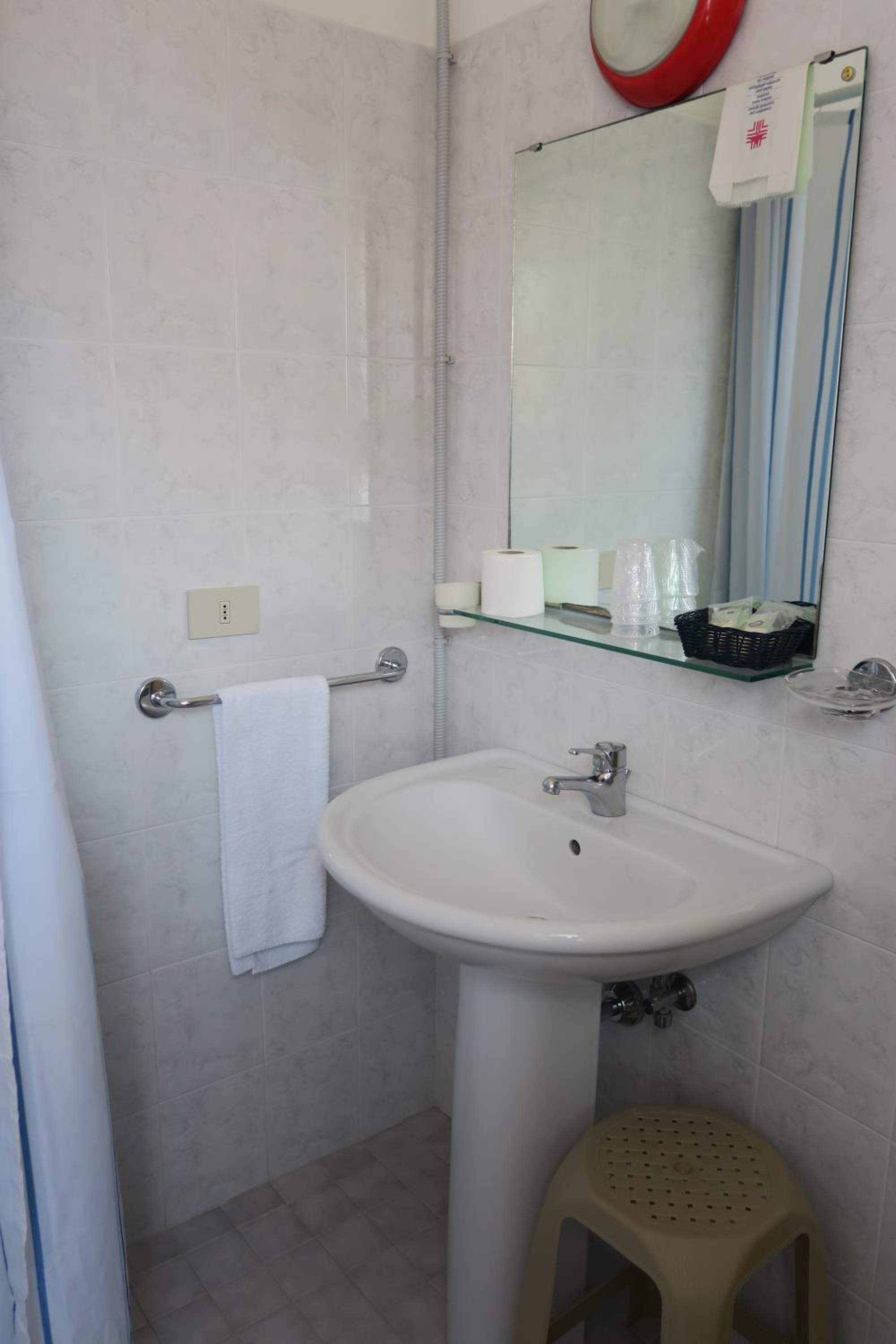 Quadruple Room with Balcony photo 3