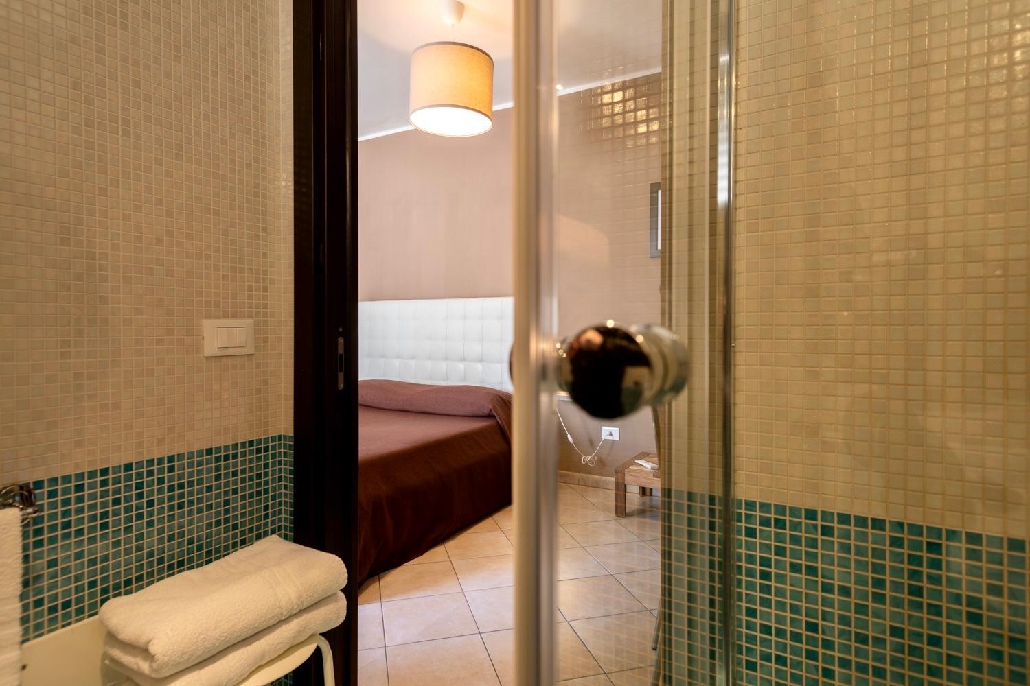 Double Room - Photo 4