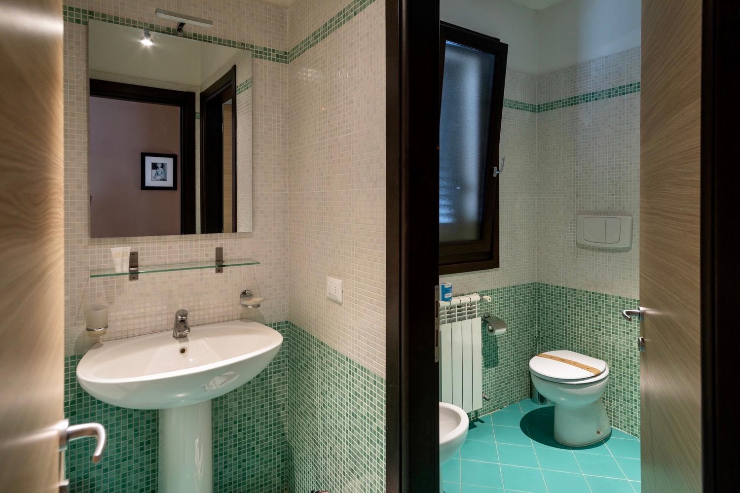 Deluxe Room - Photo 2