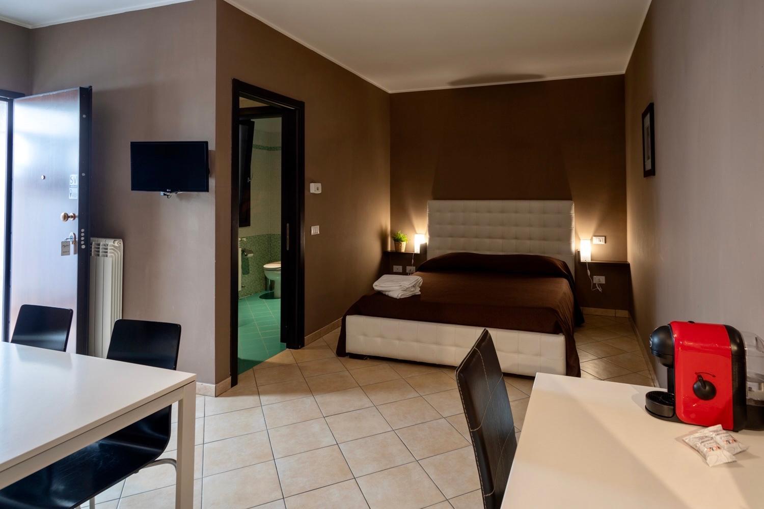 Double Room - Photo 15