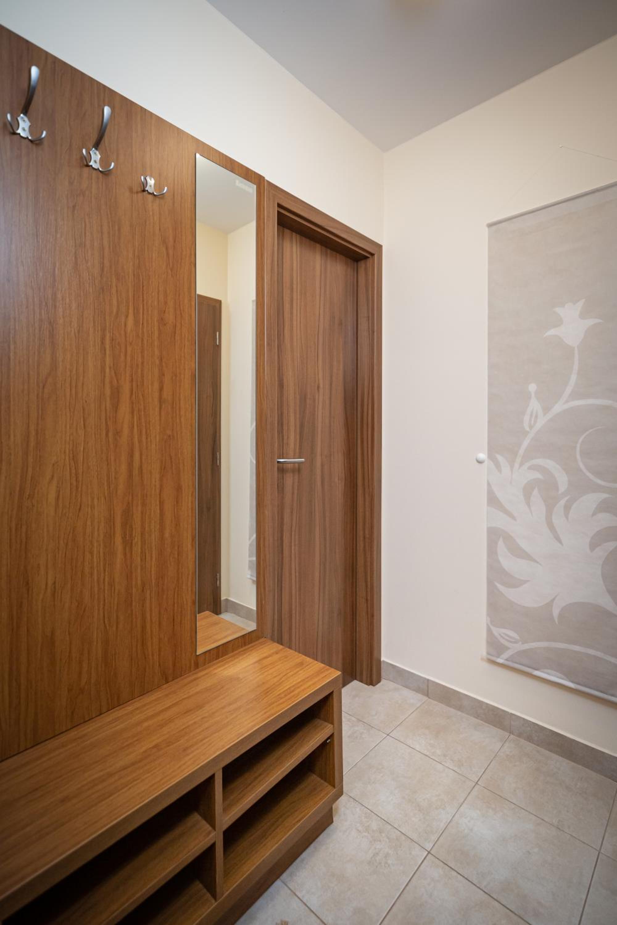Double Room with Balcony - Photo 6