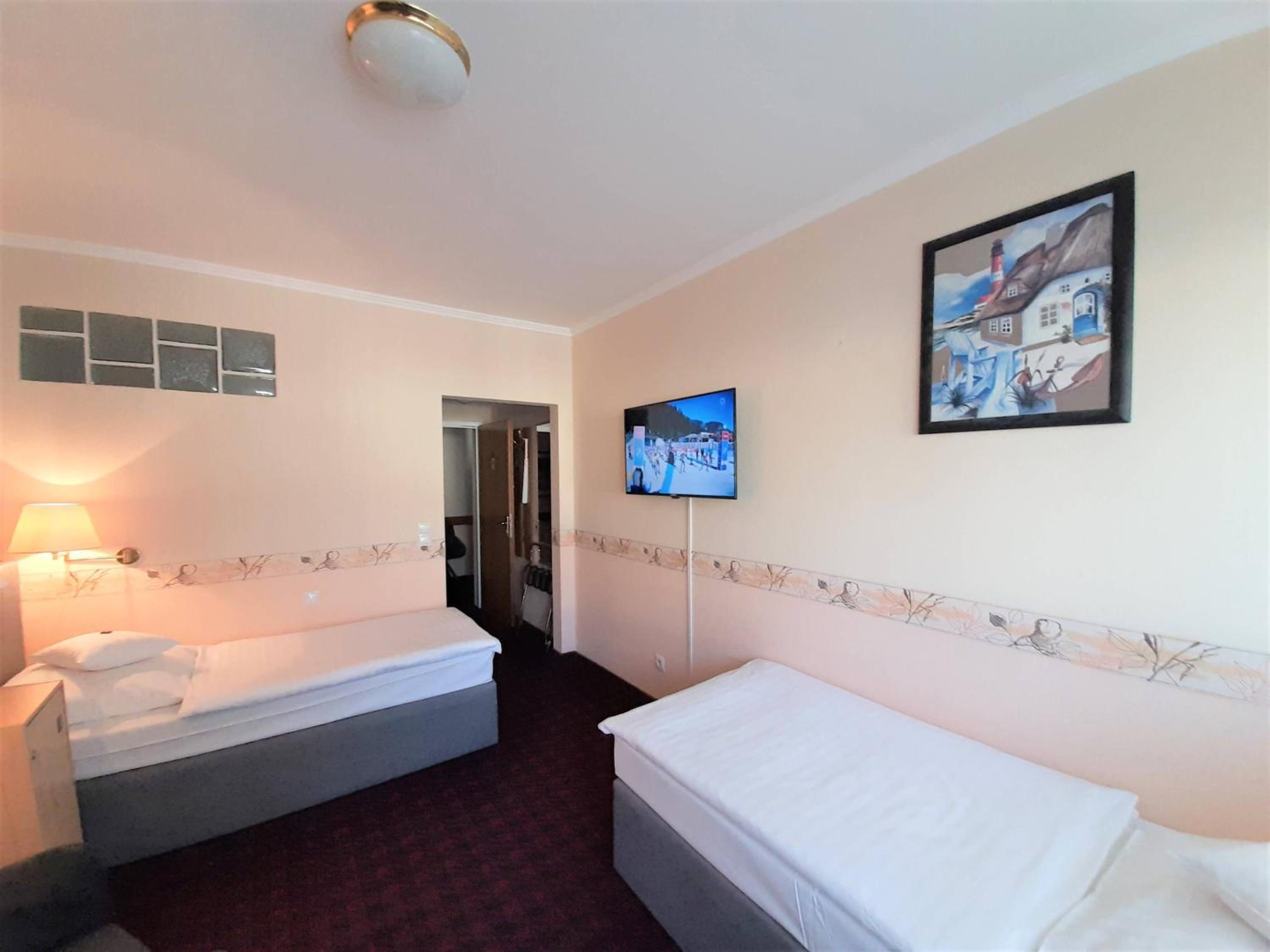 Standard Twin Room photo 2